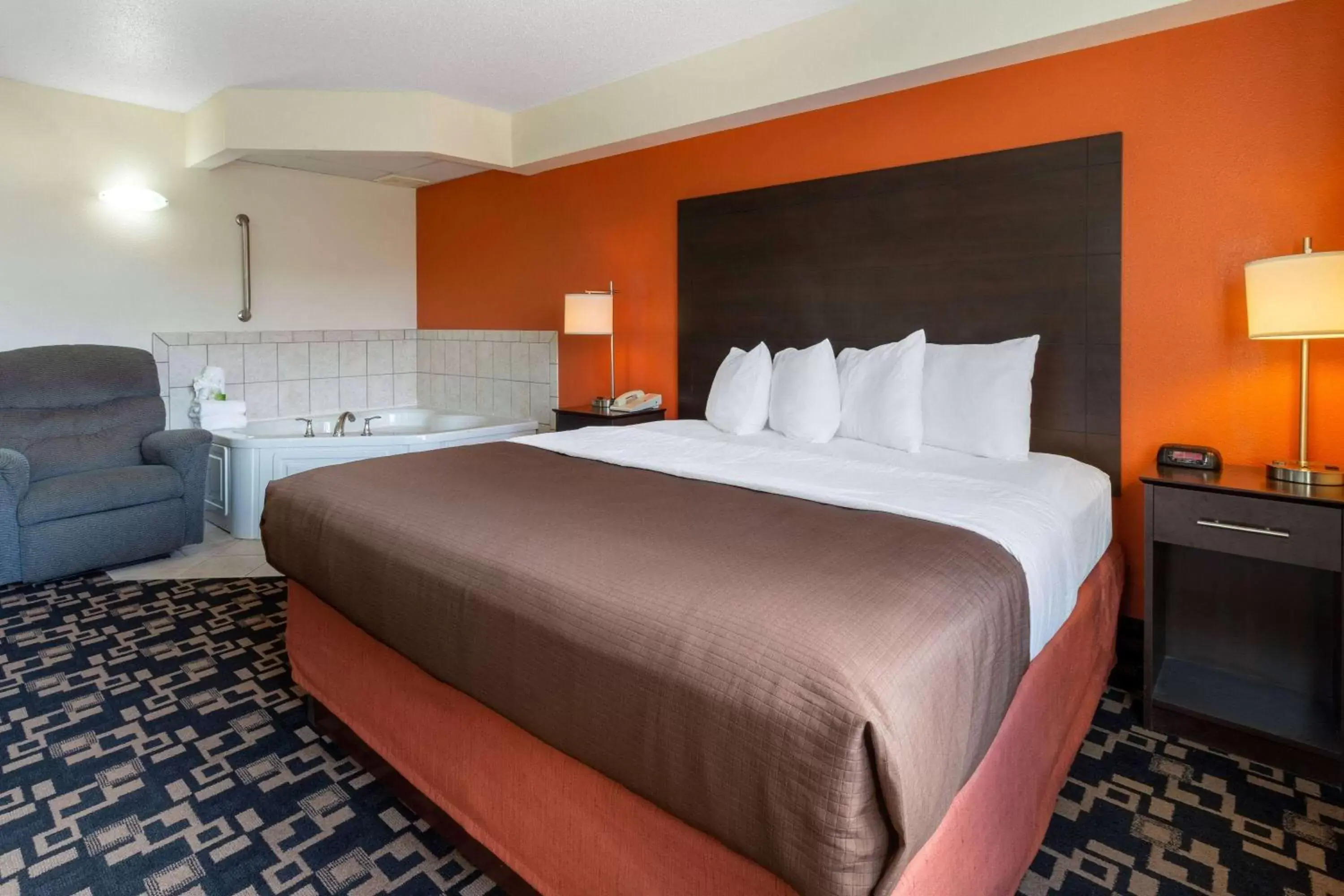 Photo of the whole room, Bed in AmericInn by Wyndham Wausau