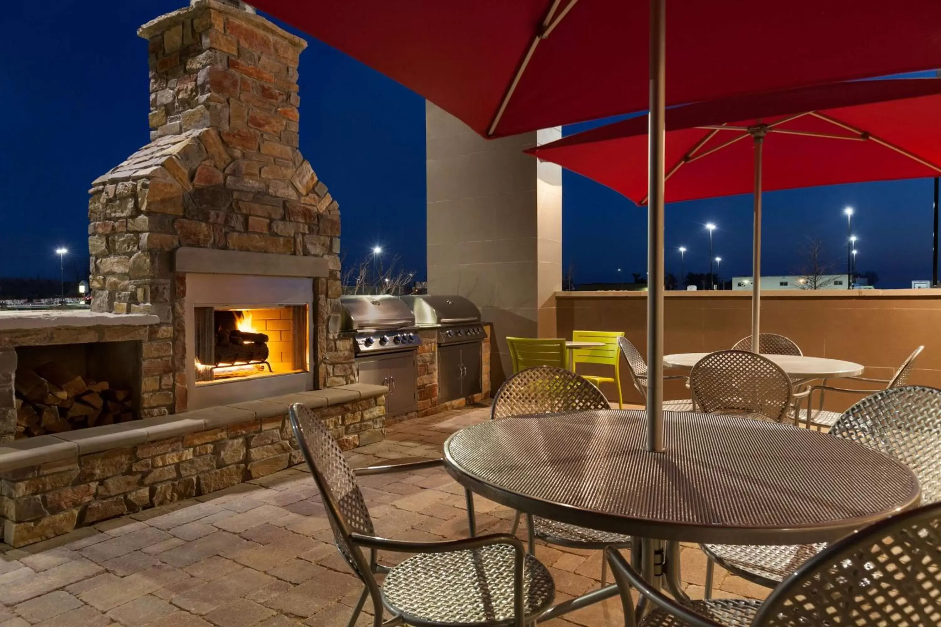 Patio, BBQ Facilities in Home2 Suites by Hilton Champaign/Urbana
