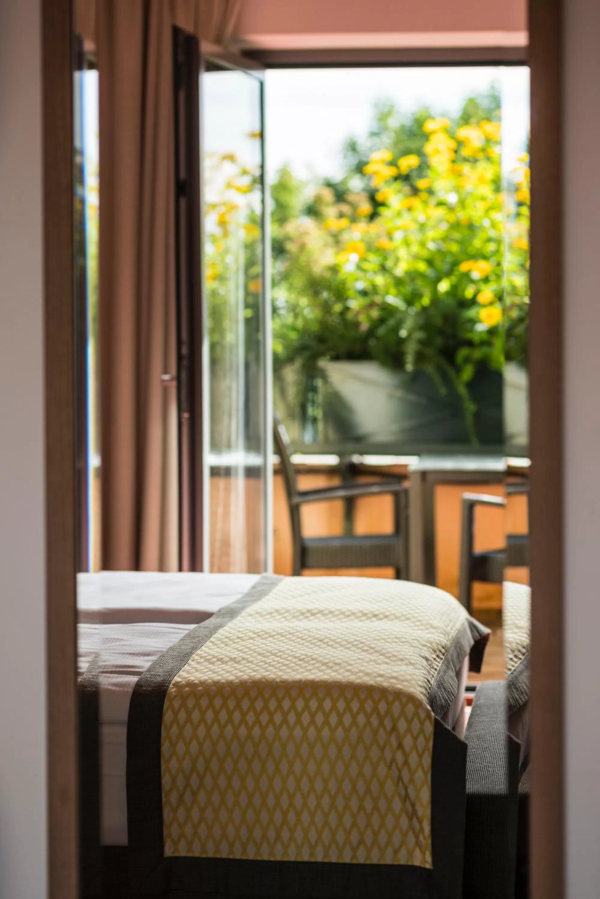 Balcony/Terrace, Bed in Hotel Turmhof