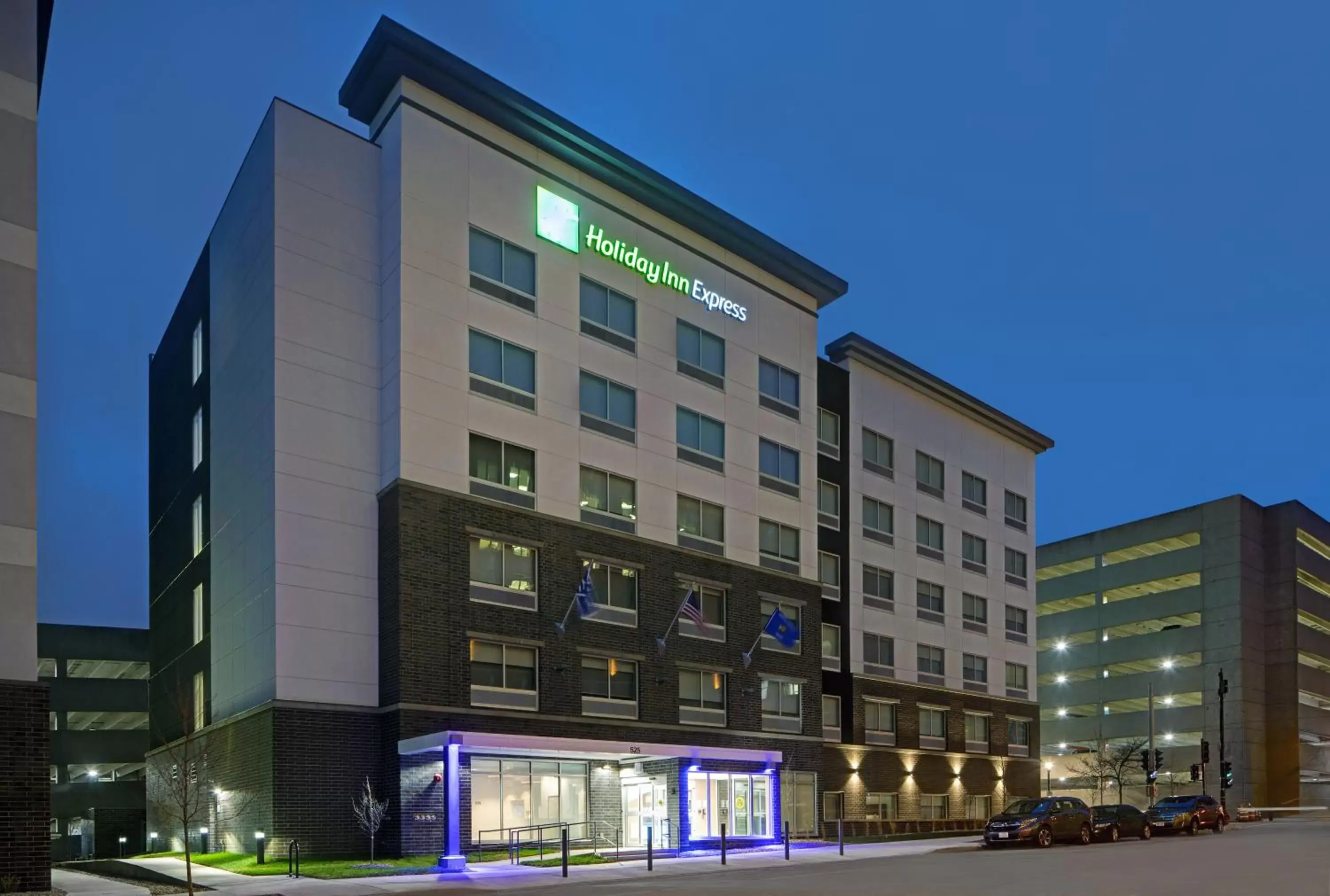 Property building in Holiday Inn Express - Milwaukee Downtown, an IHG Hotel