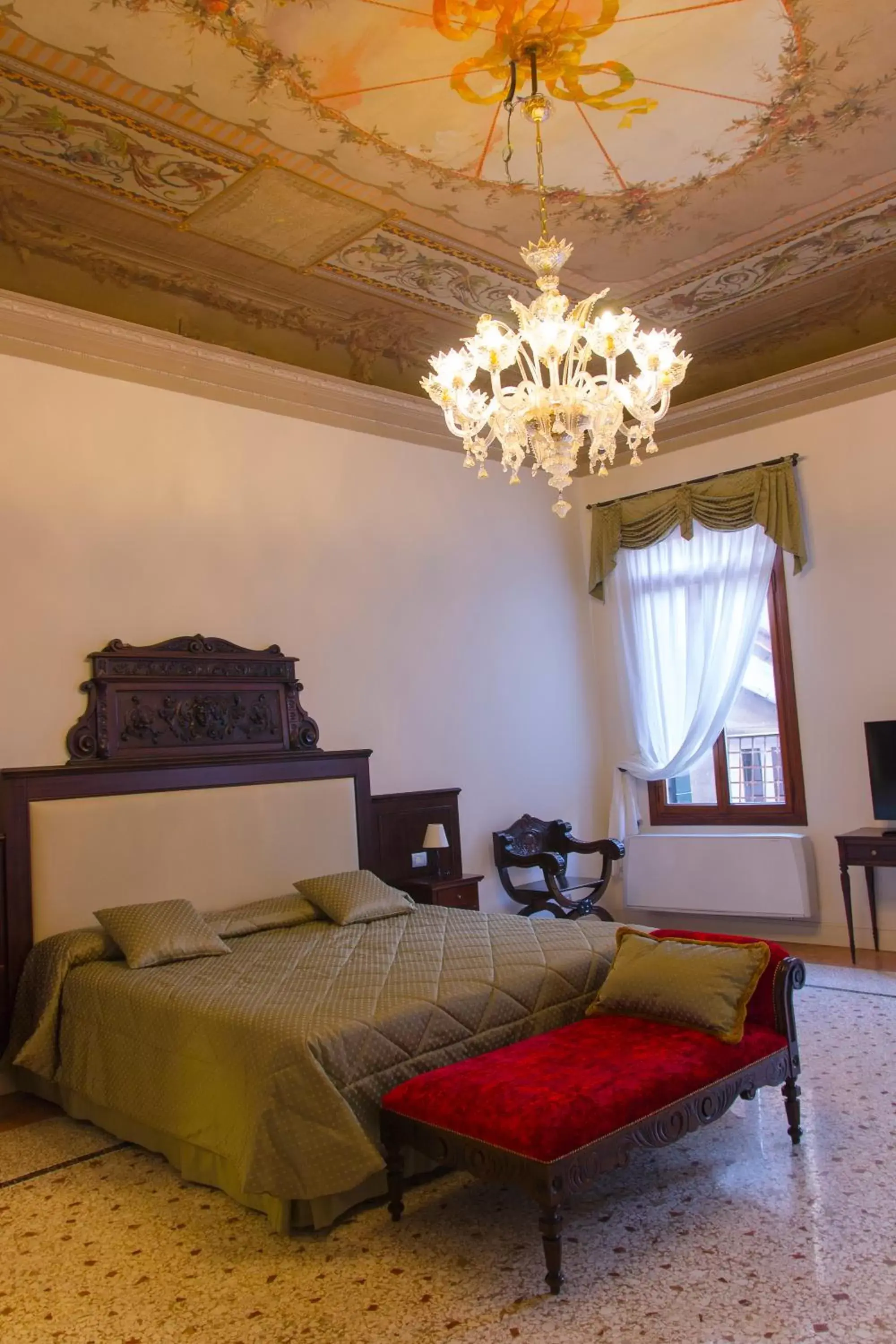 Photo of the whole room, Bed in Hotel Sant'Antonin