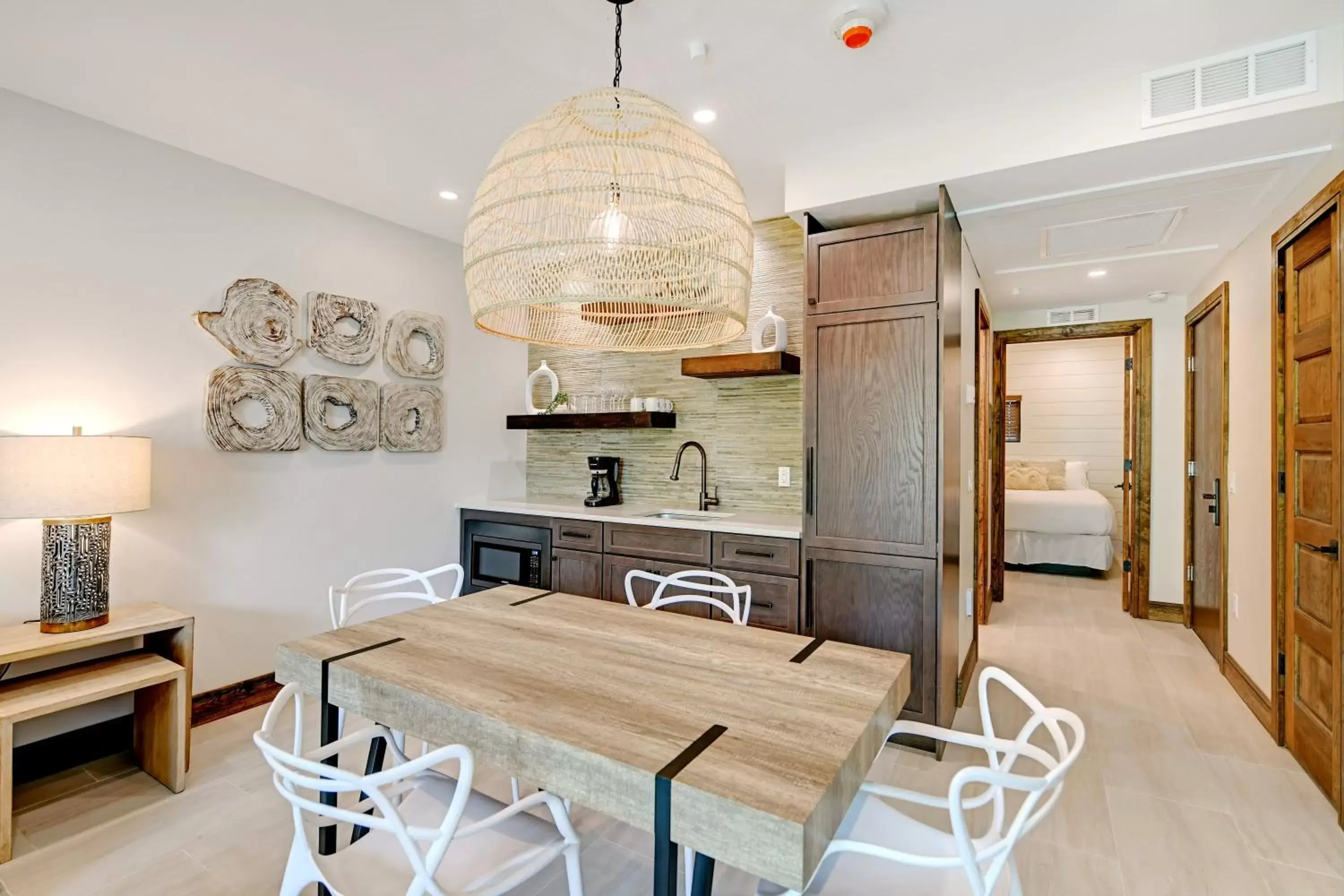 Dining area, Kitchen/Kitchenette in Bali Hai Beachfront Resort and Spa