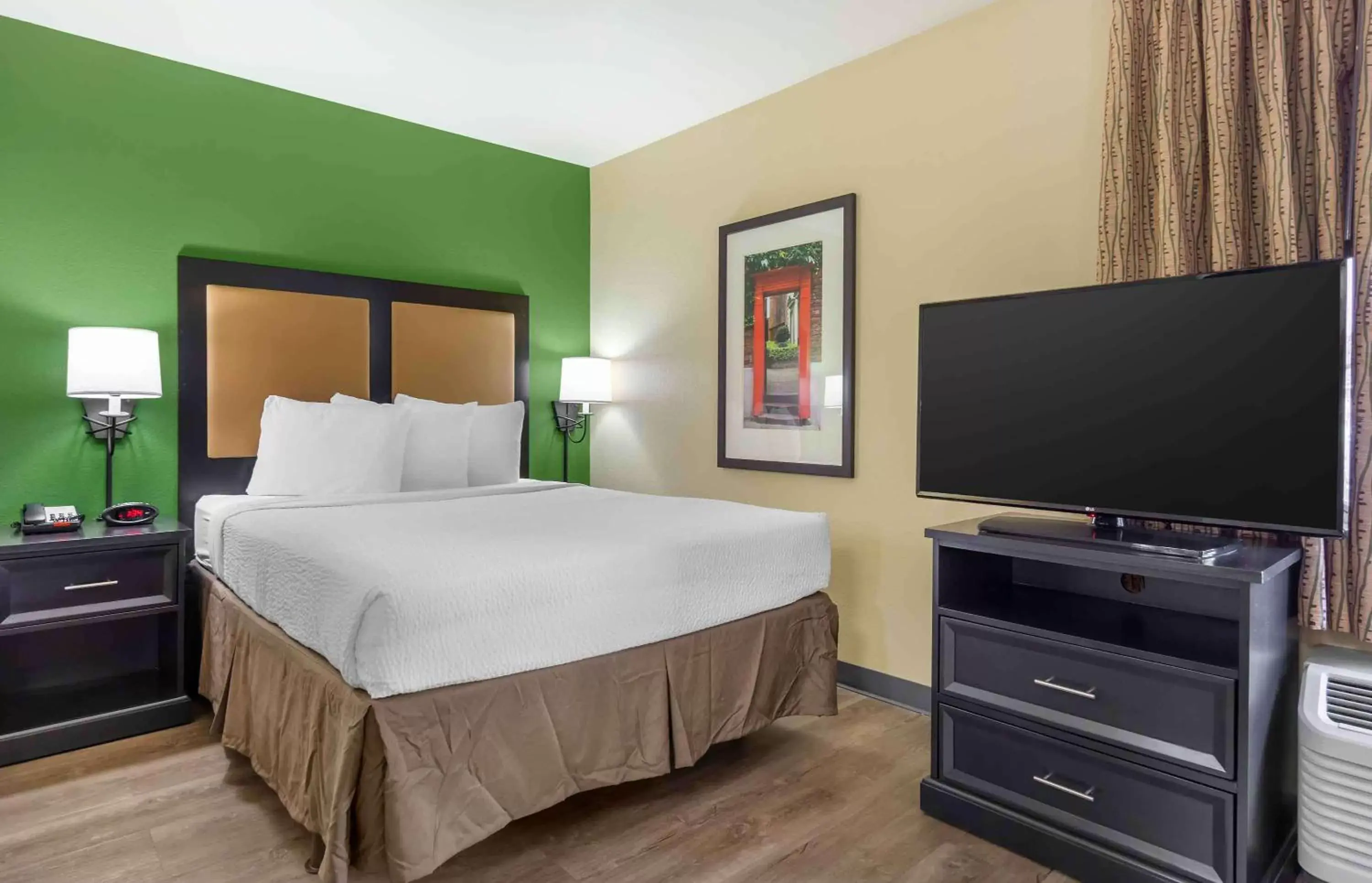 Bedroom, Bed in Extended Stay America Suites - Seattle - Bothell - Canyon Park