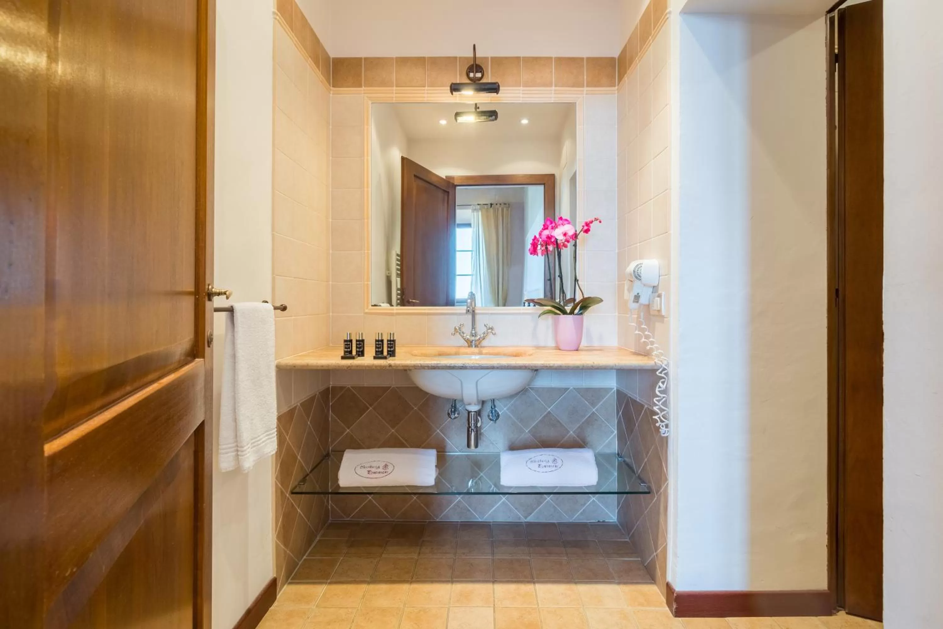 Bathroom in Certosa di Pontignano Residenza d'Epoca - Place of Charme