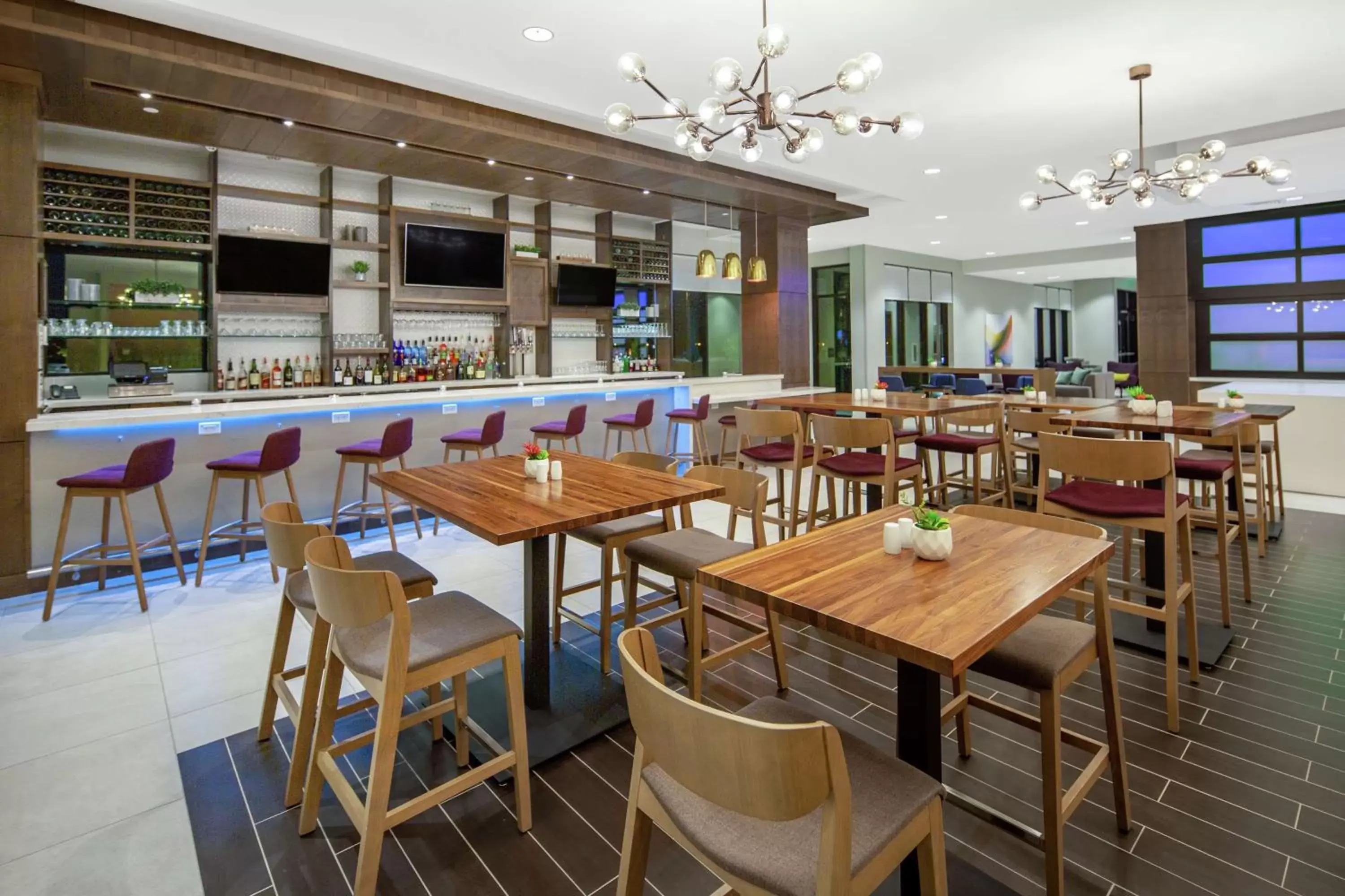 Lounge or bar, Restaurant/Places to Eat in Hilton Garden Inn Surprise Phoenix