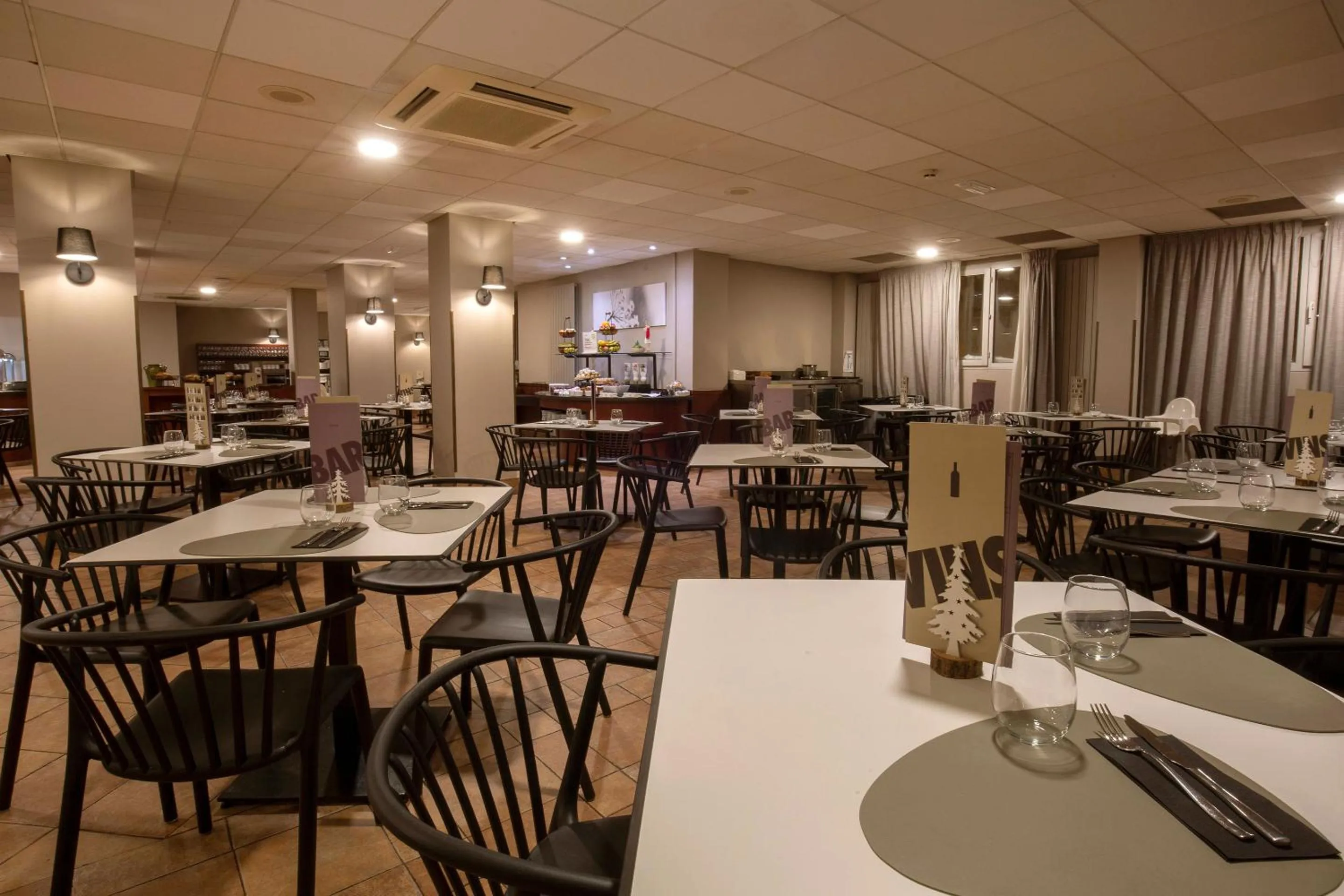 Restaurant/places to eat in Hotel Grand Pas by Nexta