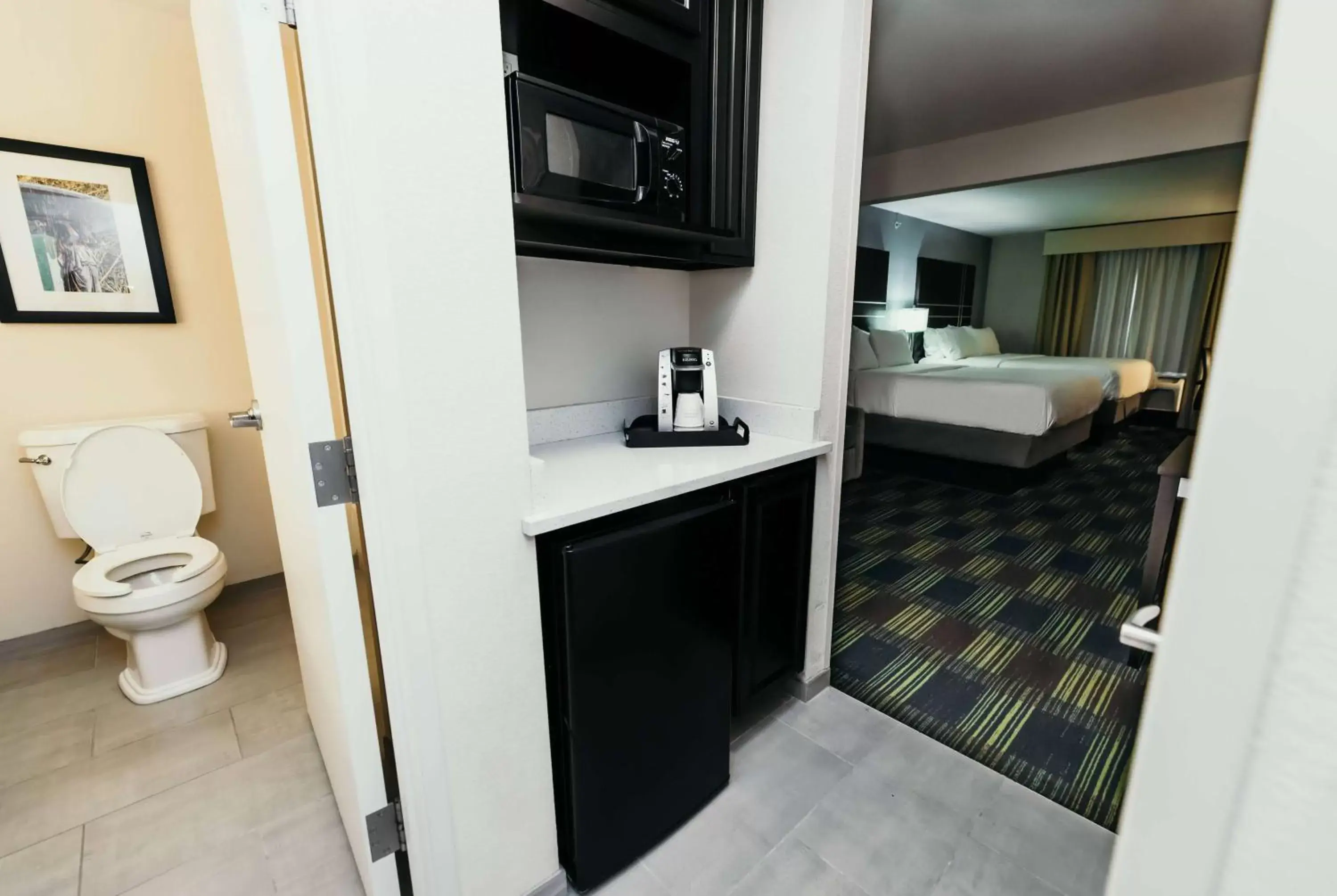 TV and multimedia, Bathroom in La Quinta Inn & Suites by Wyndham Ankeny IA - Des Moines IA