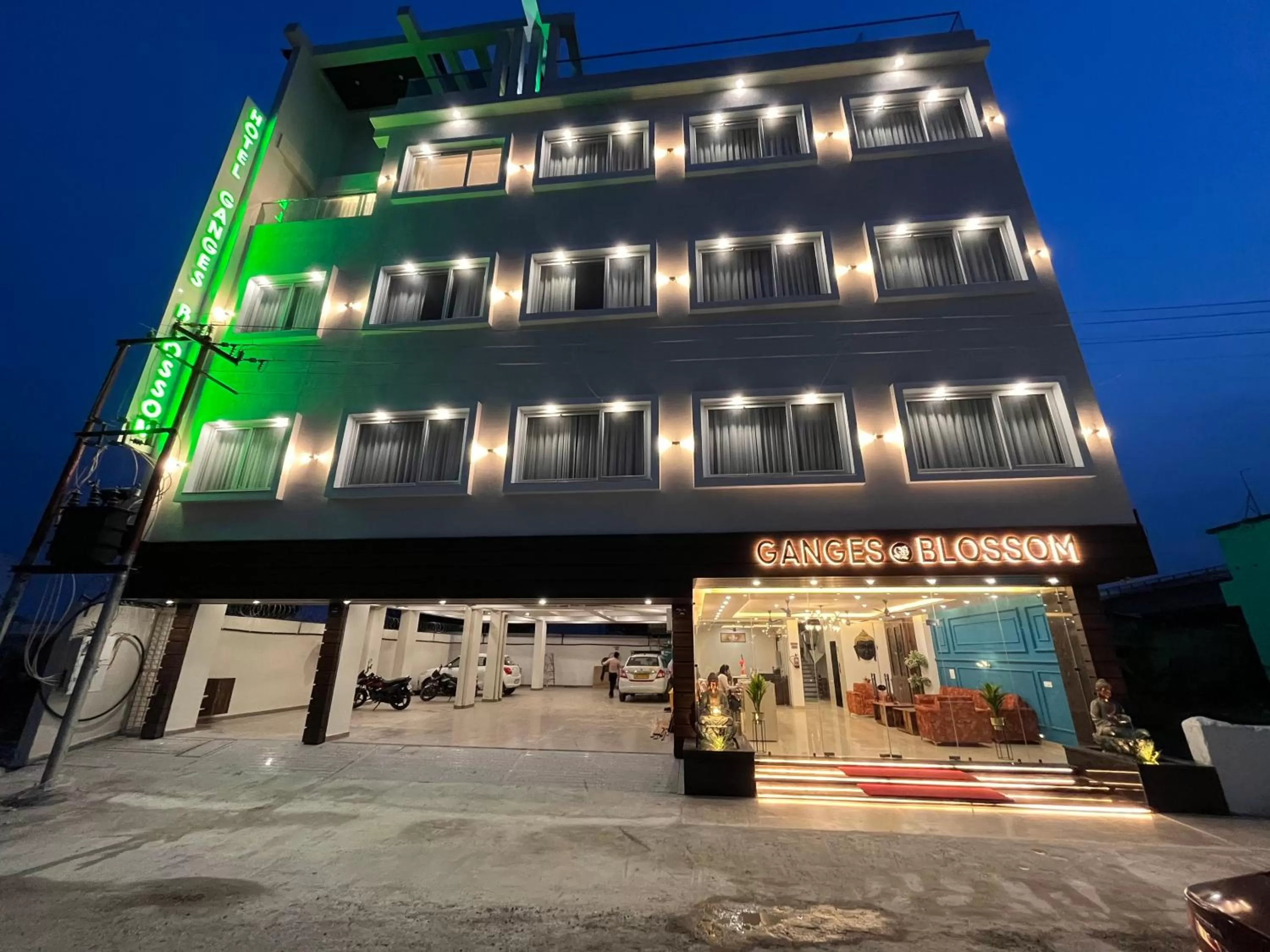 Property Building in Hotel Gange, Haridwar