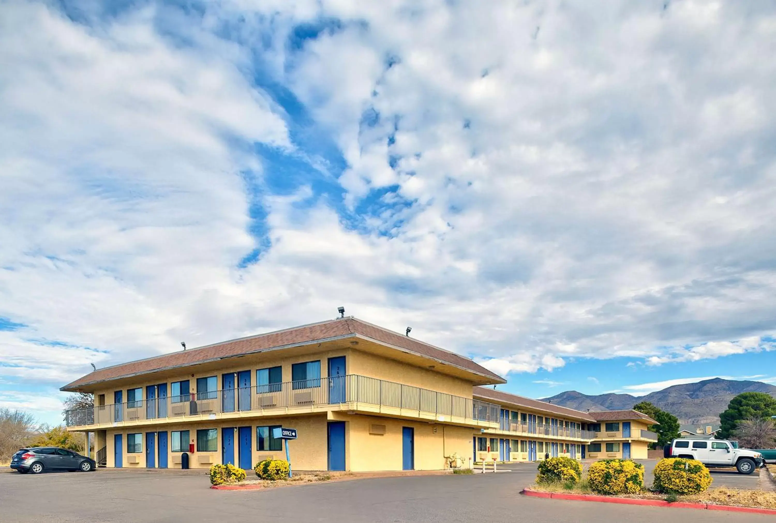 Property Building in Motel 6-Alamogordo, NM