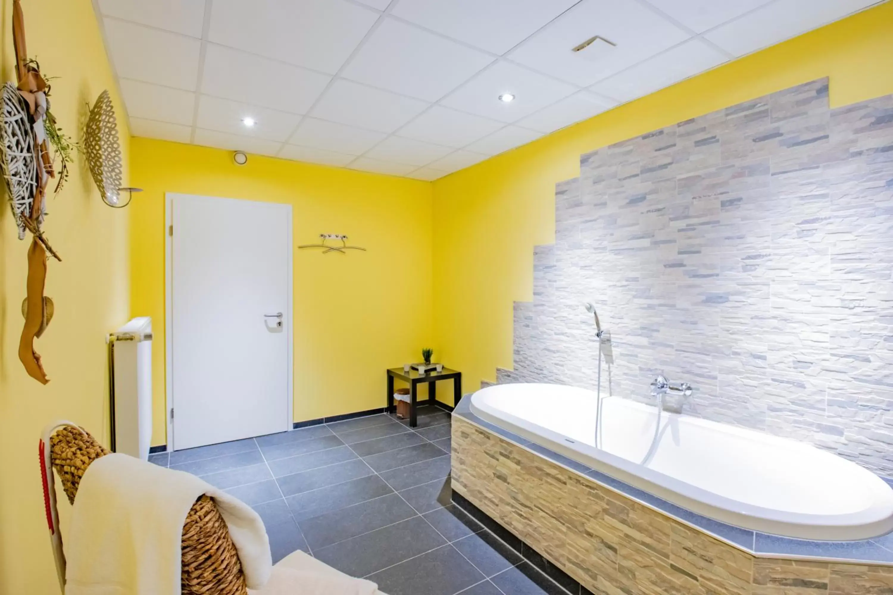 Bath, Bathroom in Ferien Hotel Rennsteigblick