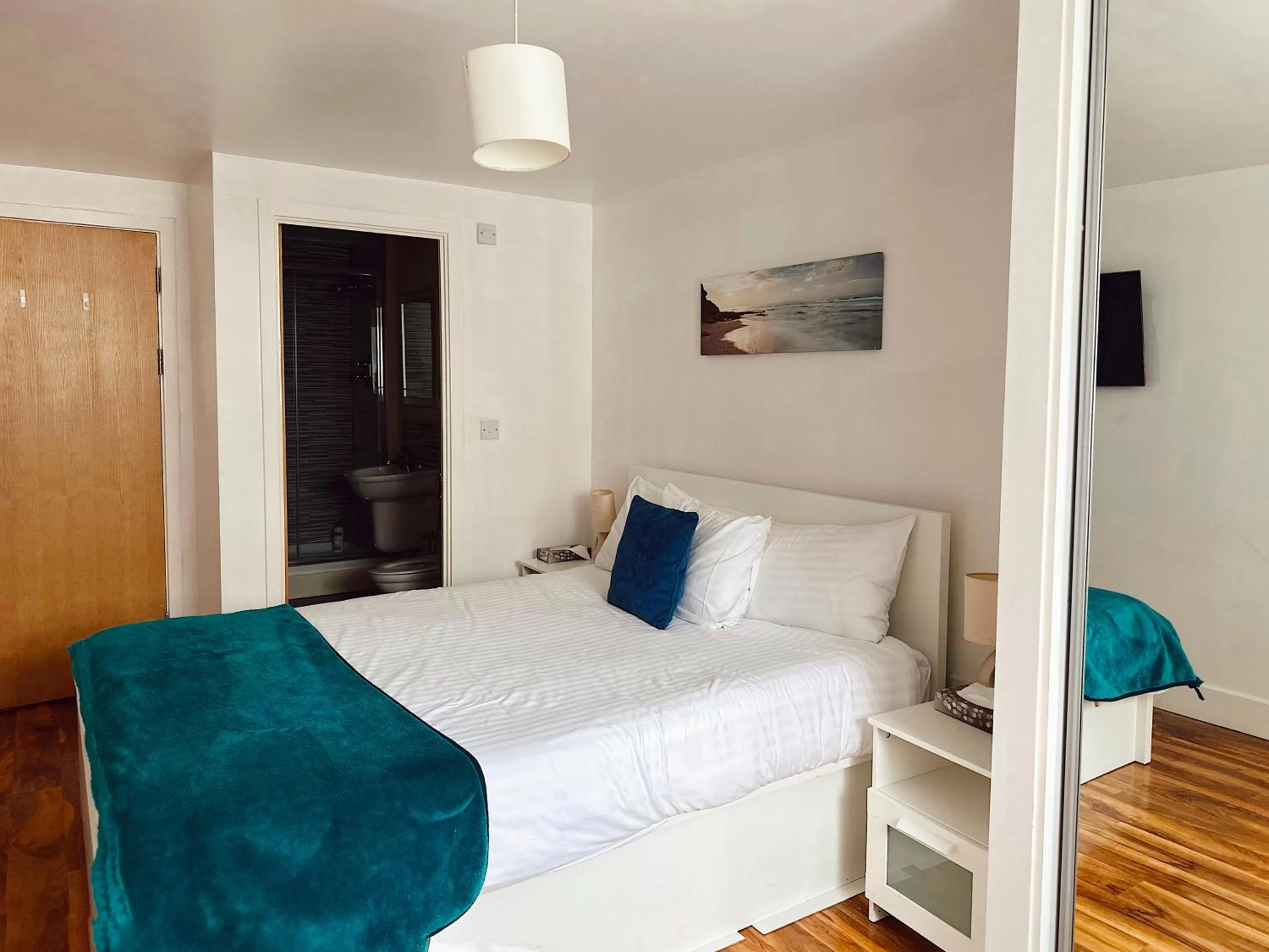 Bed in Canary Wharf - Luxury Apartments