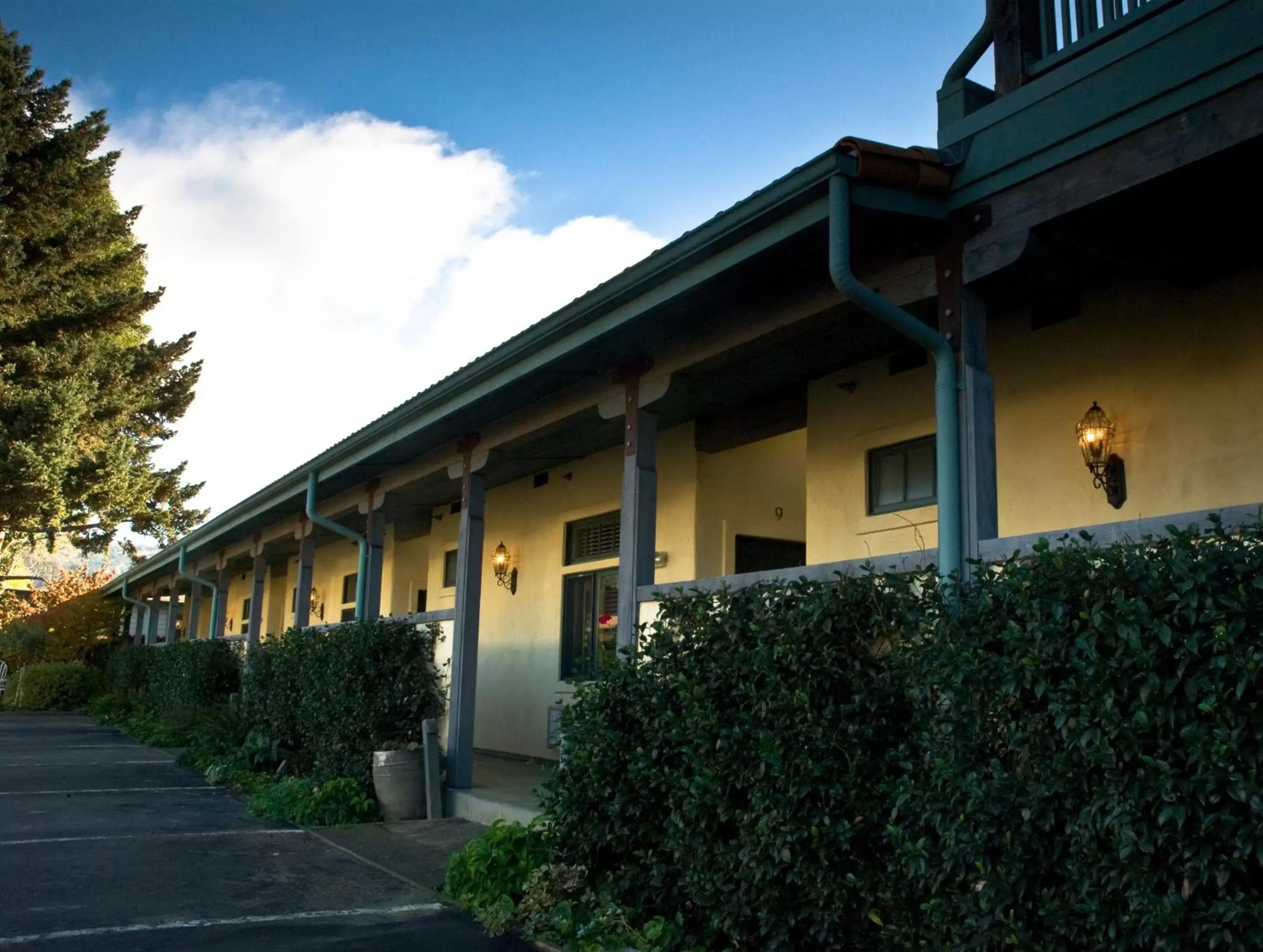 Facade/entrance, Property Building in Sonoma Creek Inn