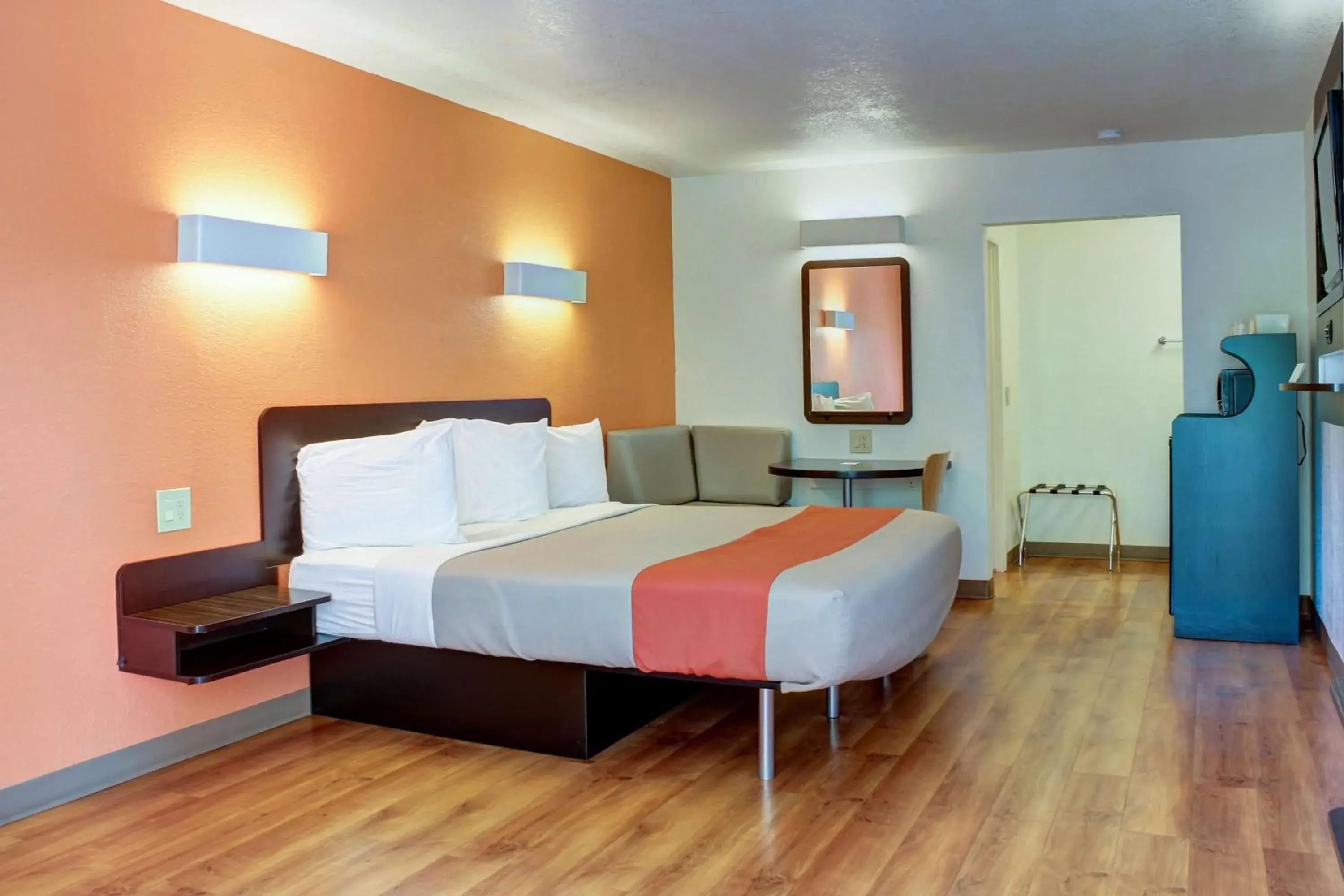 Bedroom, Bed in Motel 6-Bishop, CA Bedroom, Bed in Motel 6-Bishop, CA