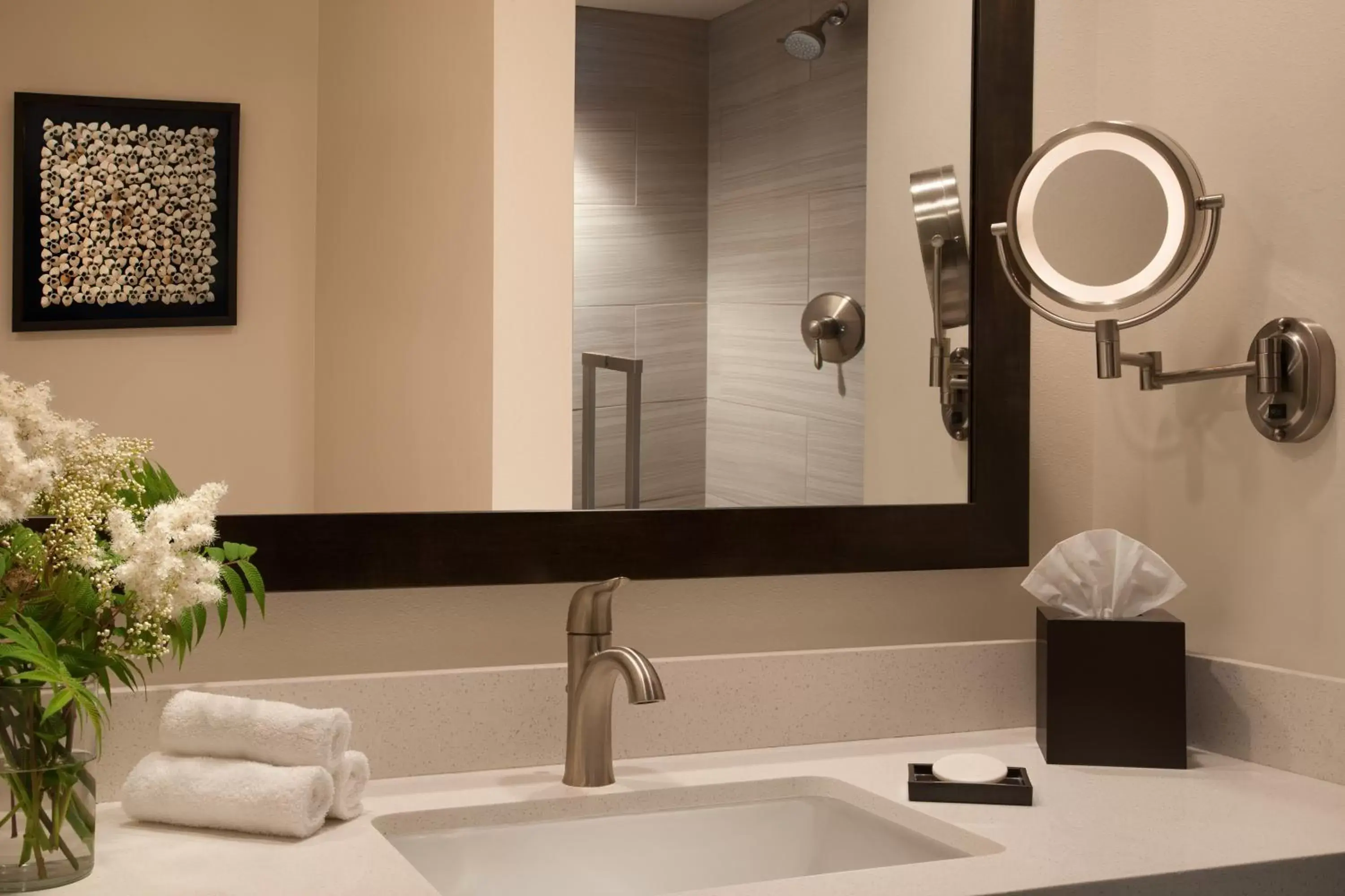 Bathroom in The Lakefront Anchorage Bathroom in The Lakefront Anchorage