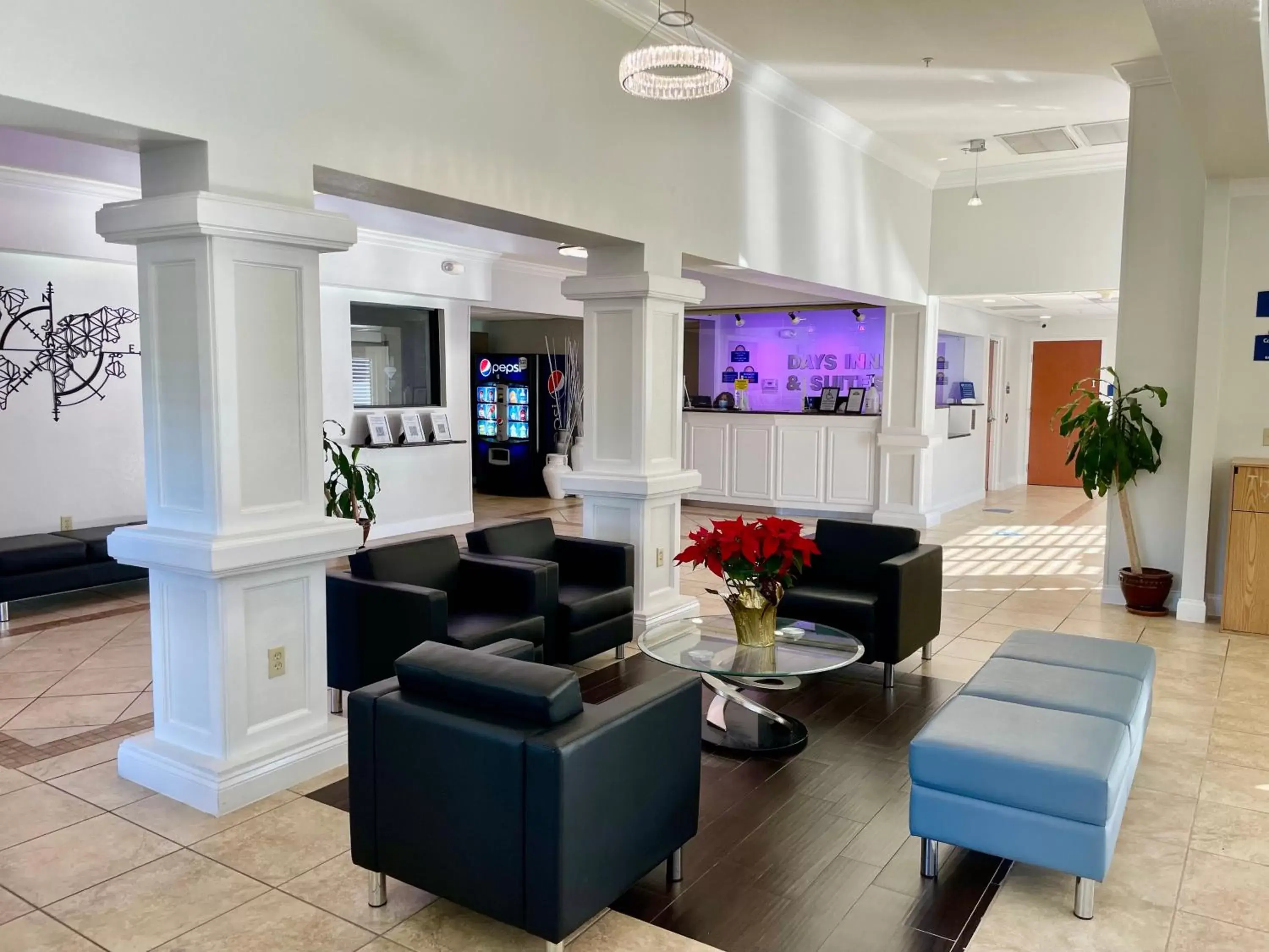 Facade/entrance, Lobby/Reception in Days Inn & Suites by Wyndham Lakeland