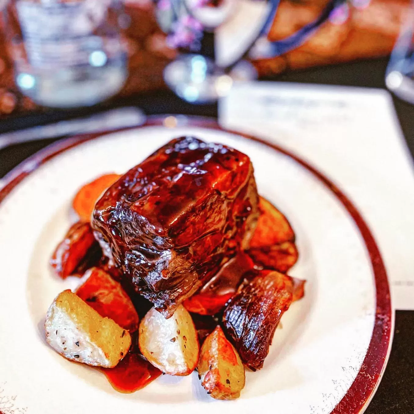 Restaurant/places to eat in Grand View Hotel