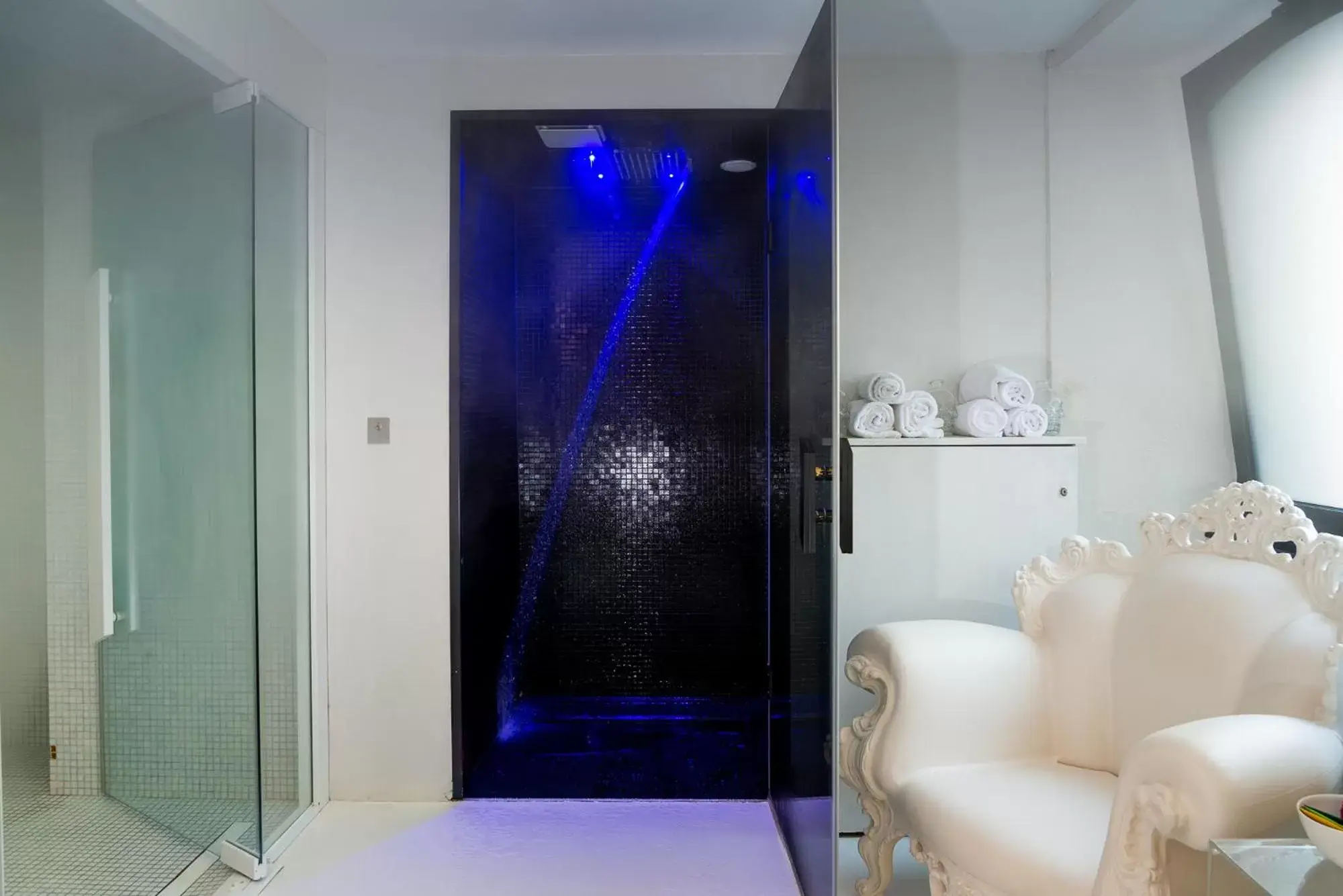 Steam room, Bathroom in SOZO Hotel