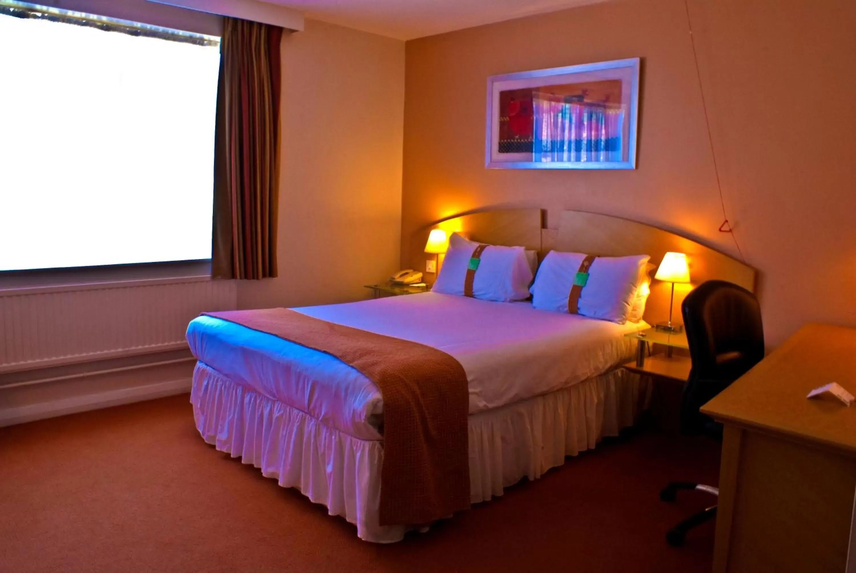 Photo of the whole room, Bed in Holiday Inn Ashford - North A20, an IHG Hotel