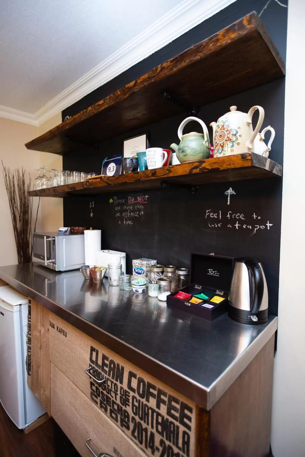 Coffee/tea facilities in Alpenrose Revelstoke Bed & Breakfast