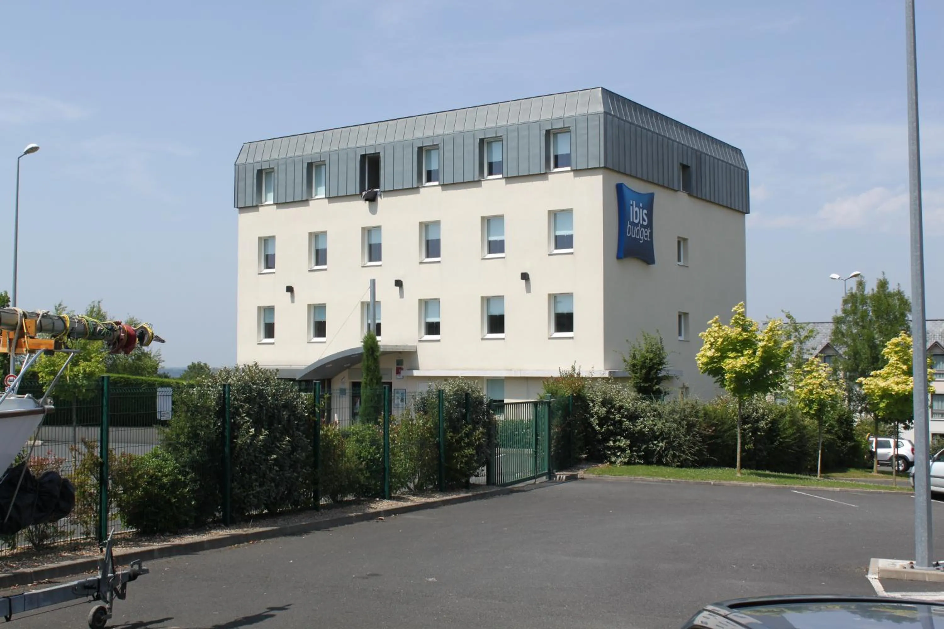 Facade/entrance in ibis budget Amboise