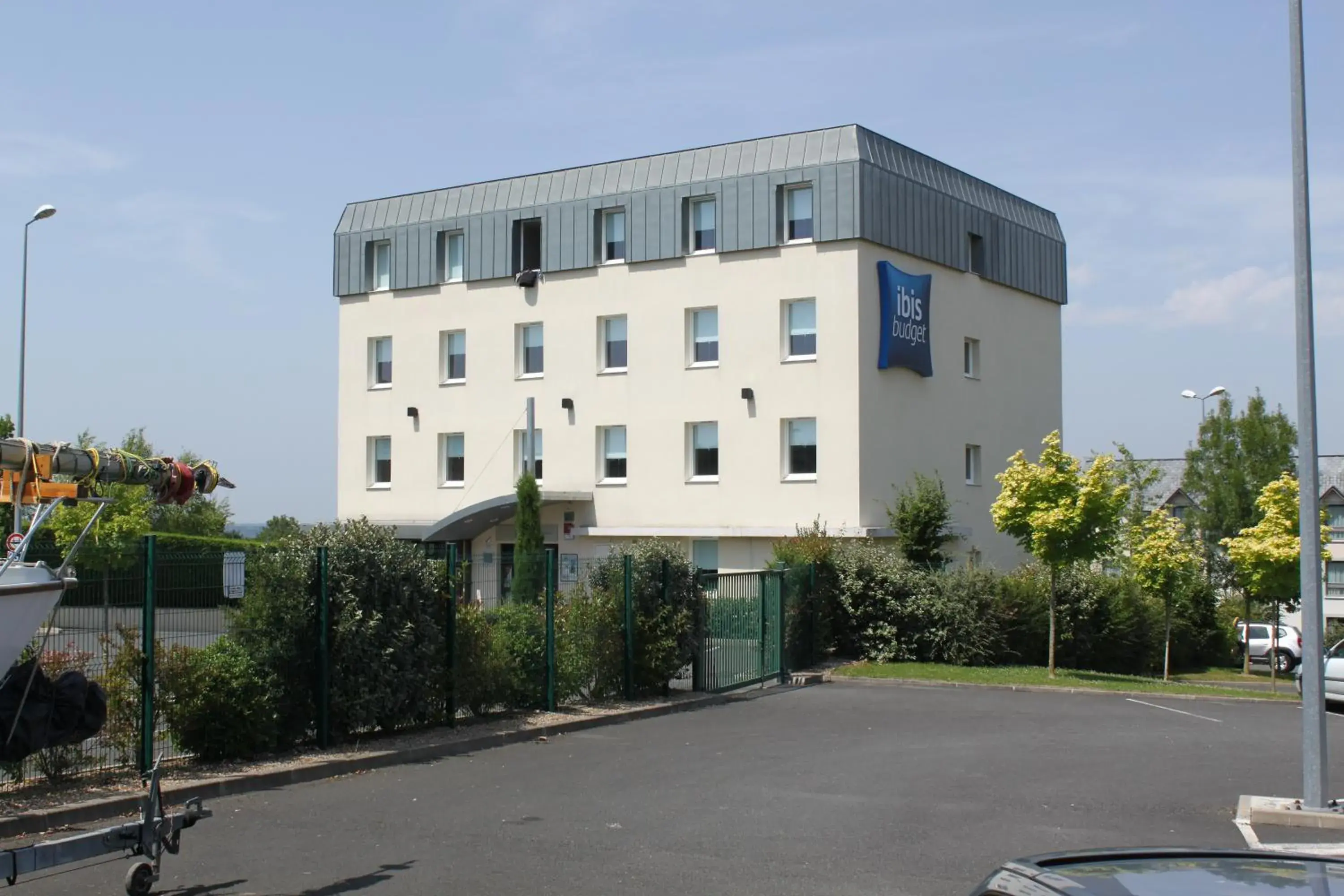Facade/entrance, Property Building in ibis budget Amboise