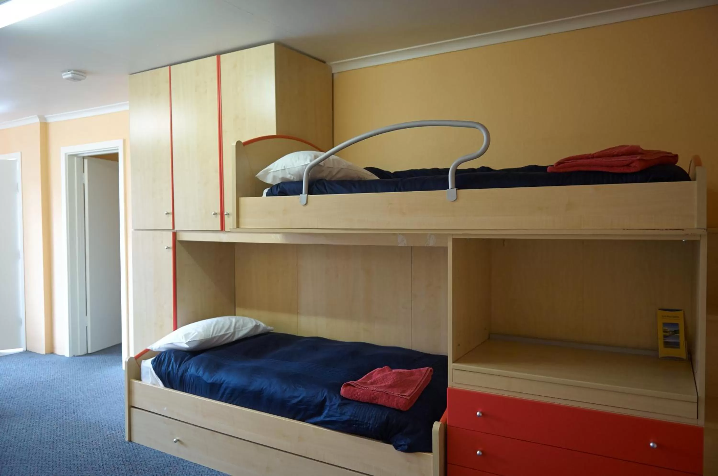 Coffee/tea facilities, Bed in Motel Mount Gambier