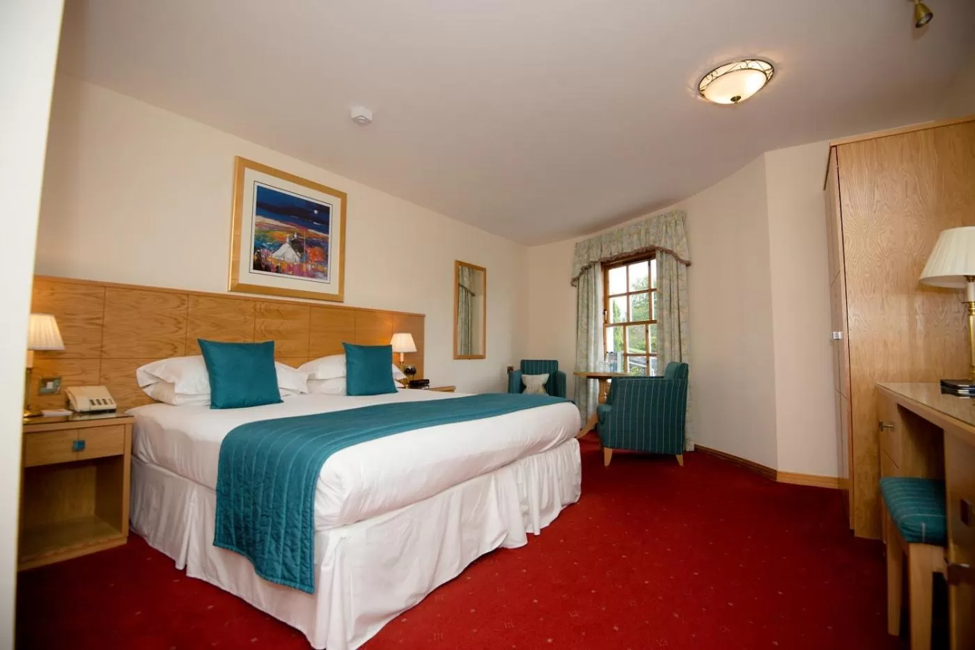 Bedroom, Bed in Moorings Hotel