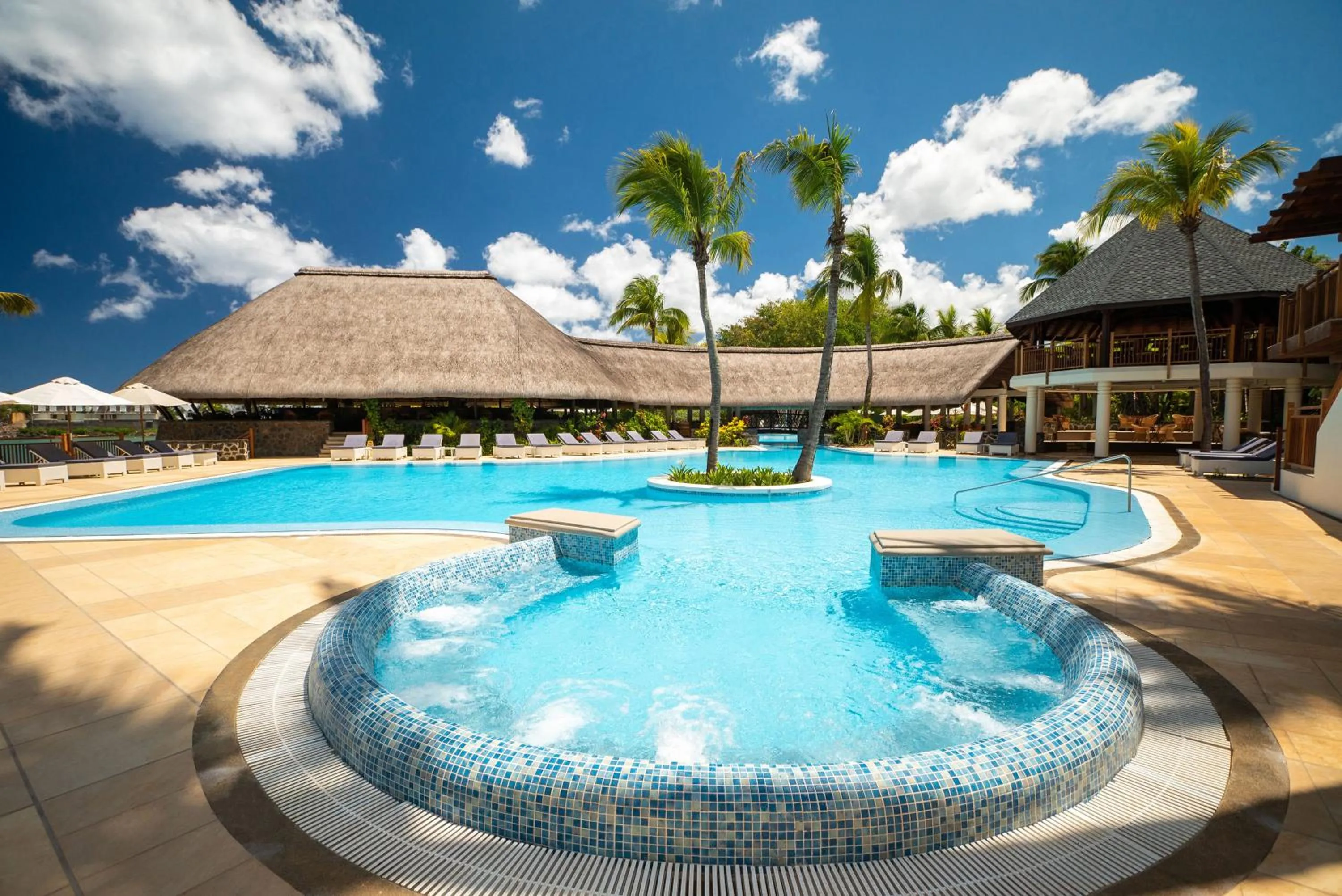Swimming pool in Maritim Resort & Spa Mauritius