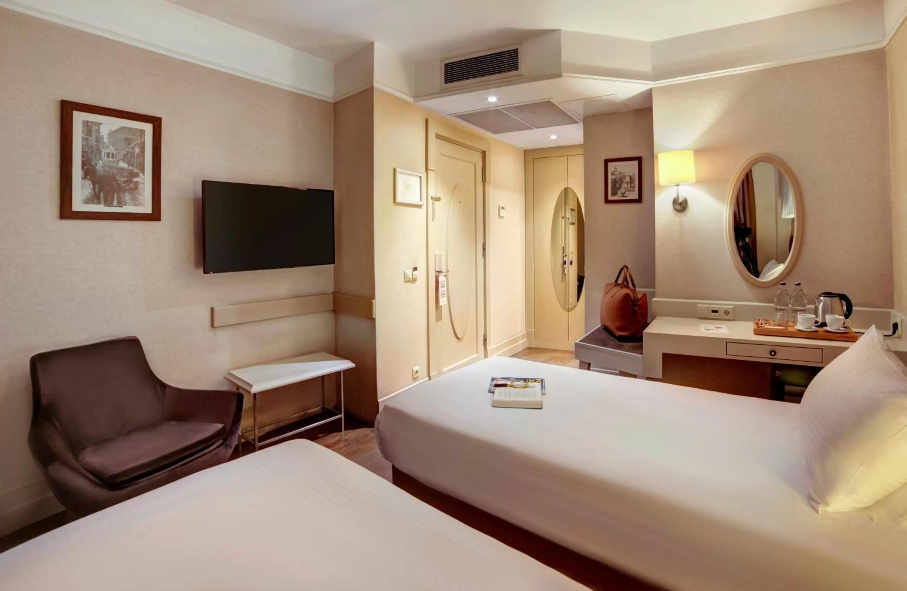 Photo of the whole room, Bed in Faros Hotel Old City - Special Category