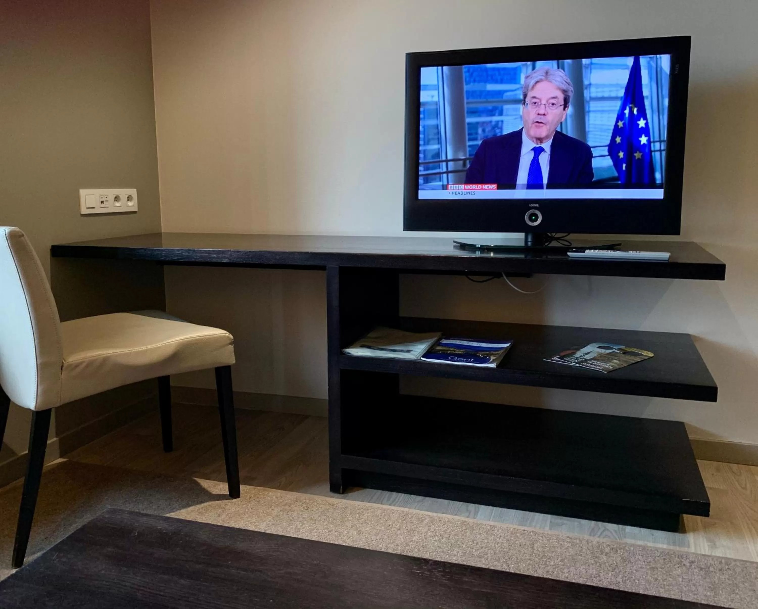 TV and multimedia in Castelnou Aparthotel