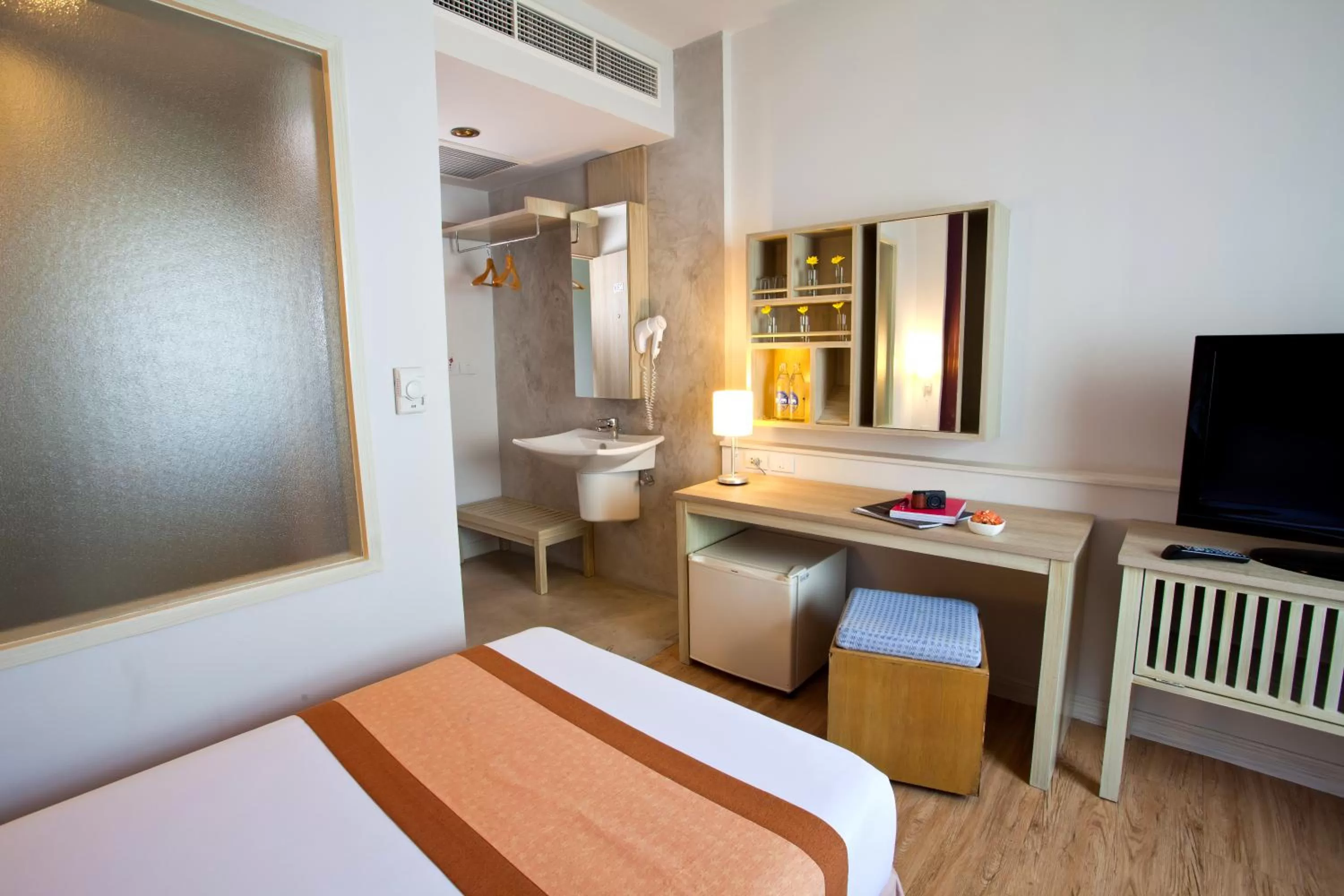 Bed in Trang Hotel Bangkok - SHA Plus