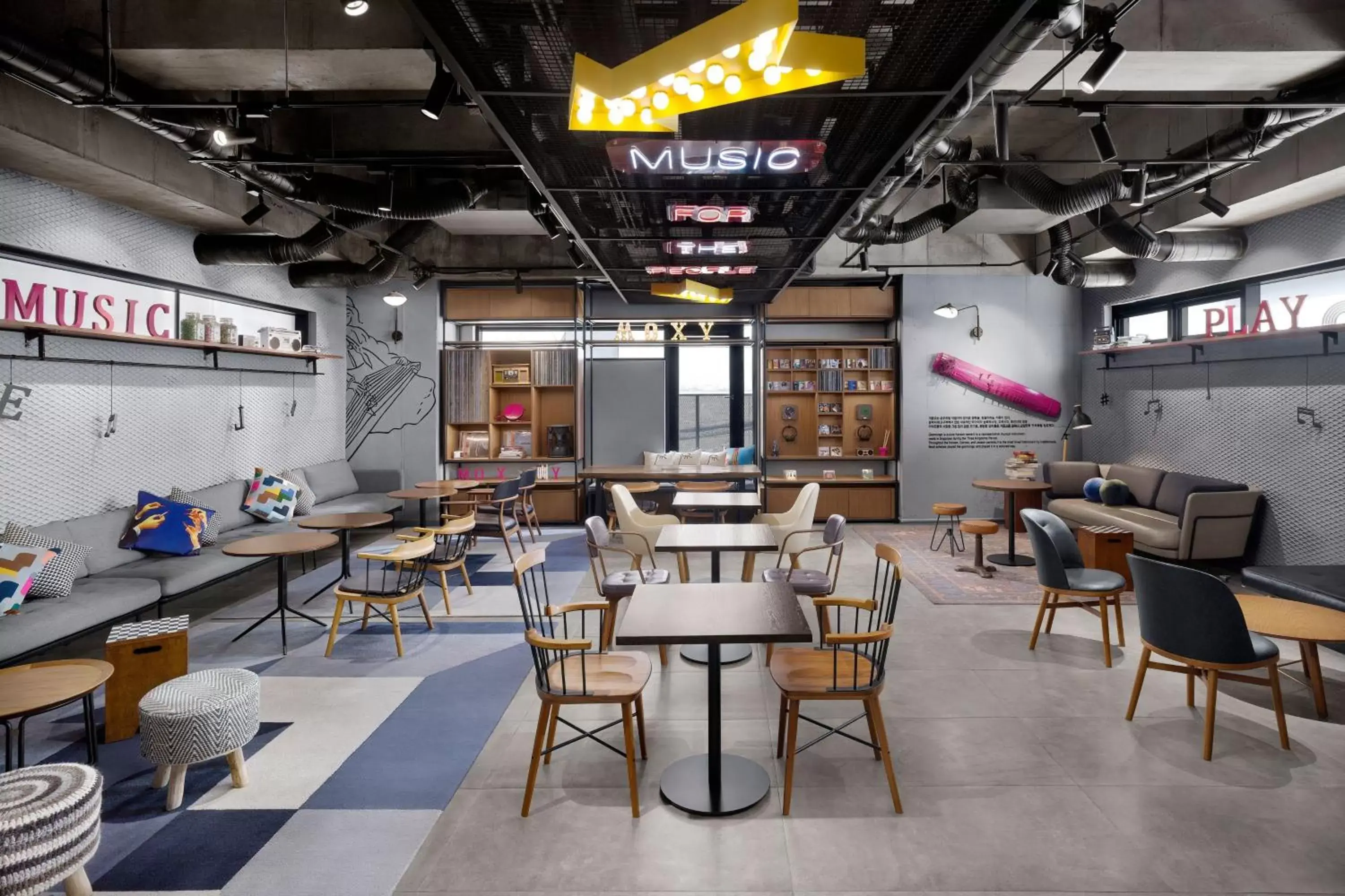 Lobby or reception, Restaurant/Places to Eat in Moxy Seoul Insadong