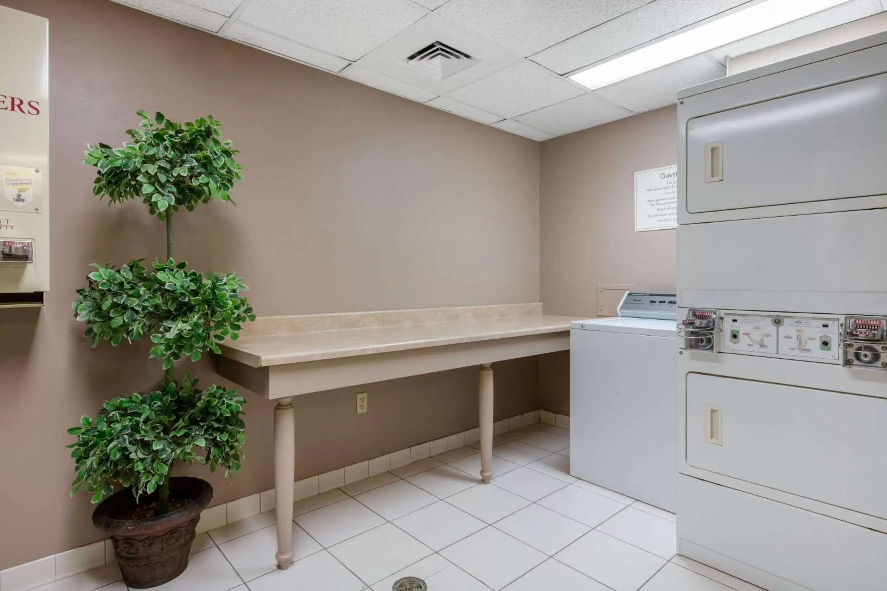 On site, Kitchen/Kitchenette in Quality Inn & Suites Benton - Draffenville