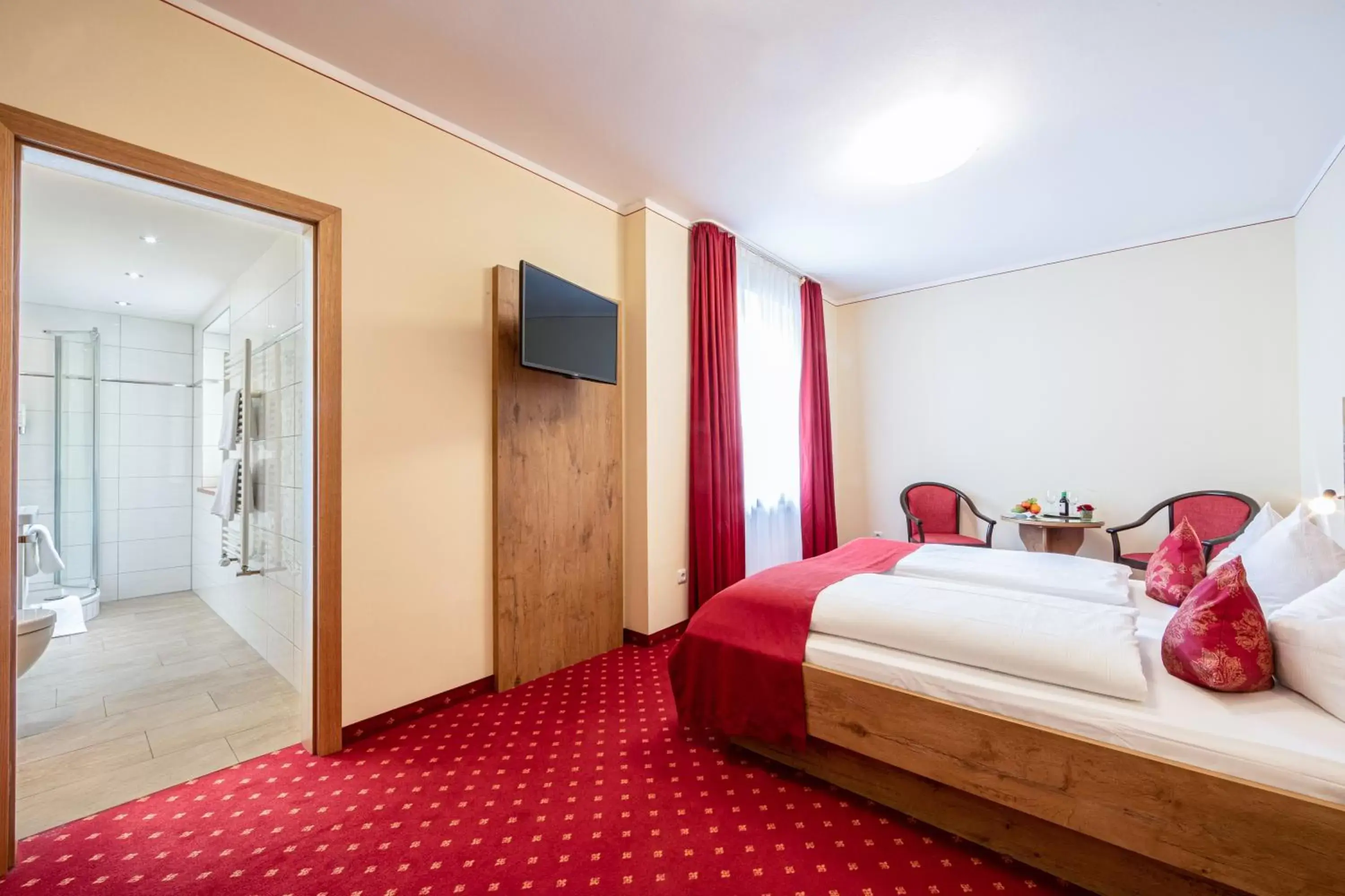 Bed in Hotel AlpinaRos