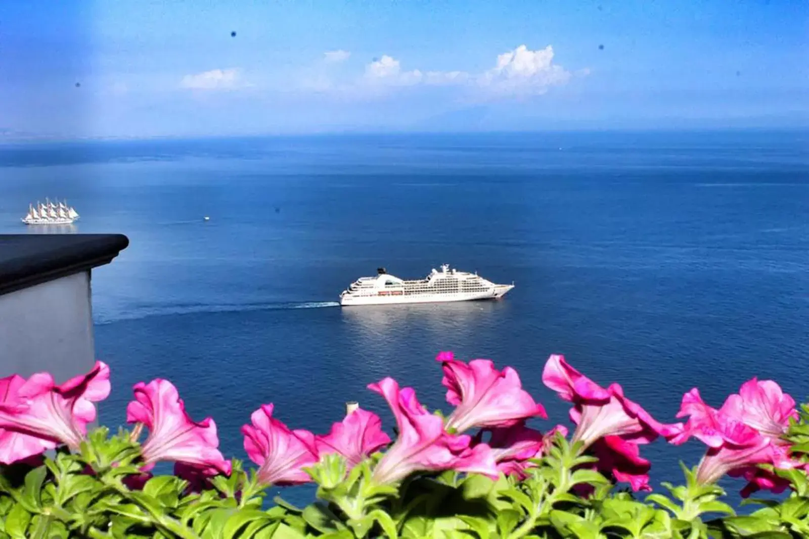 Sea View in L'Antico Borgo Dei Limoni