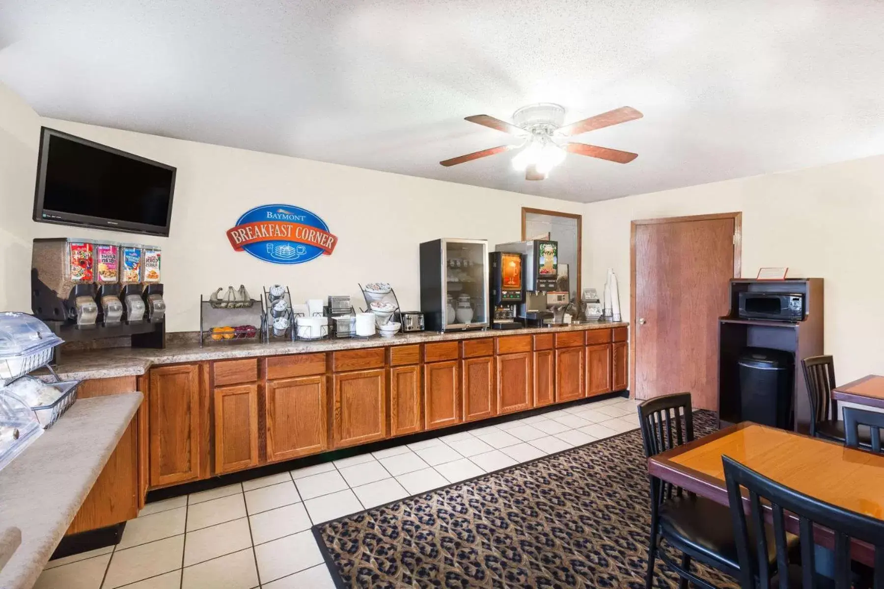 Continental breakfast, Restaurant/Places to Eat in Baymont by Wyndham LeMars