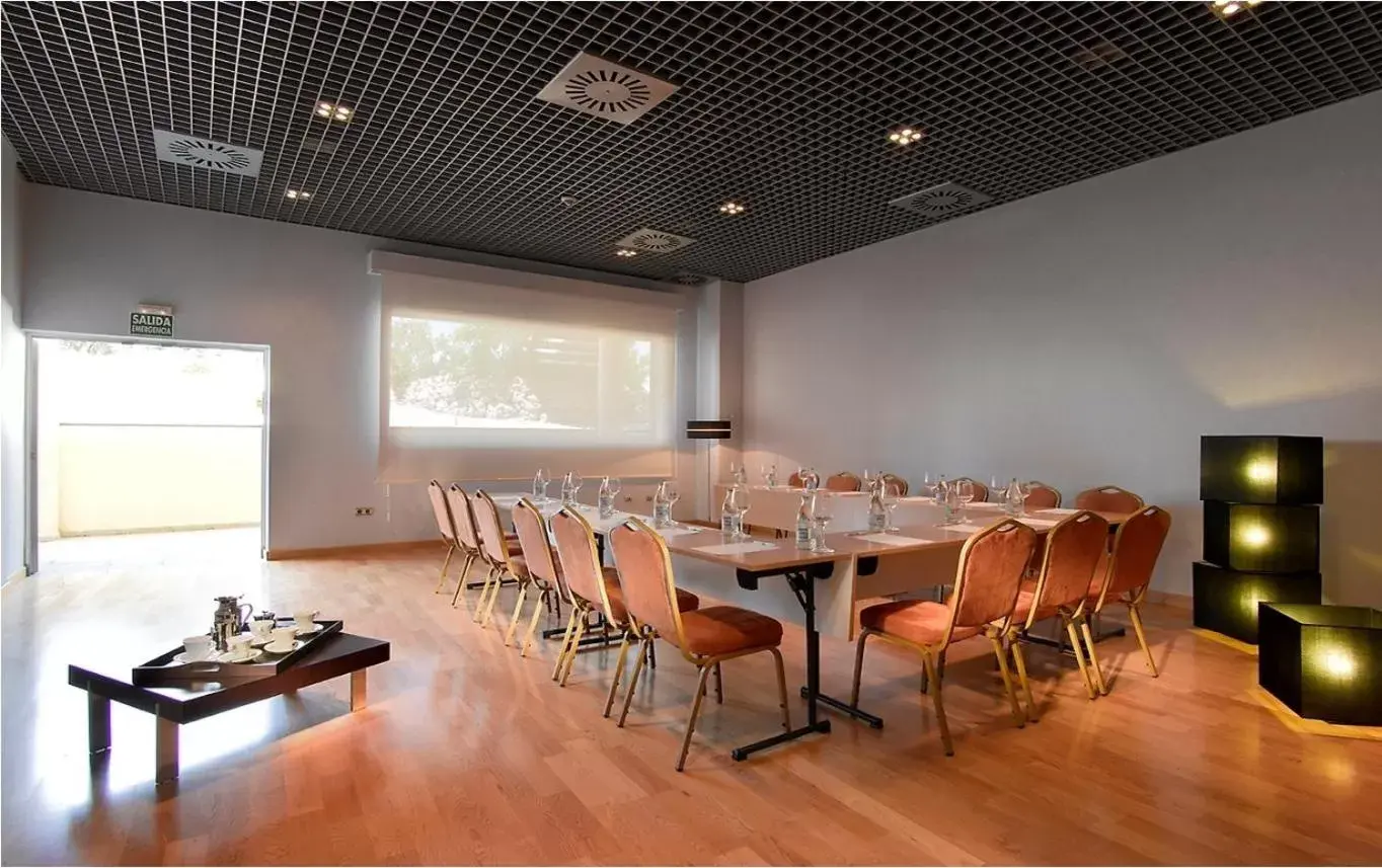 Meeting/conference room in Hotel FC Villalba