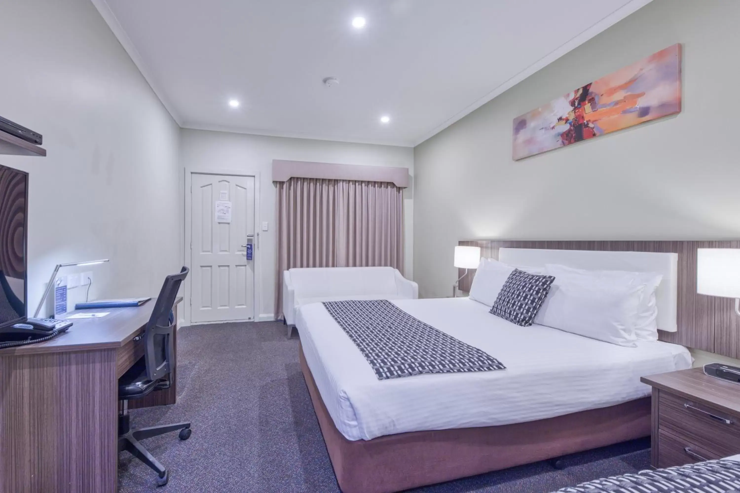 Photo of the whole room, Bed in Best Western Melbourne Airport