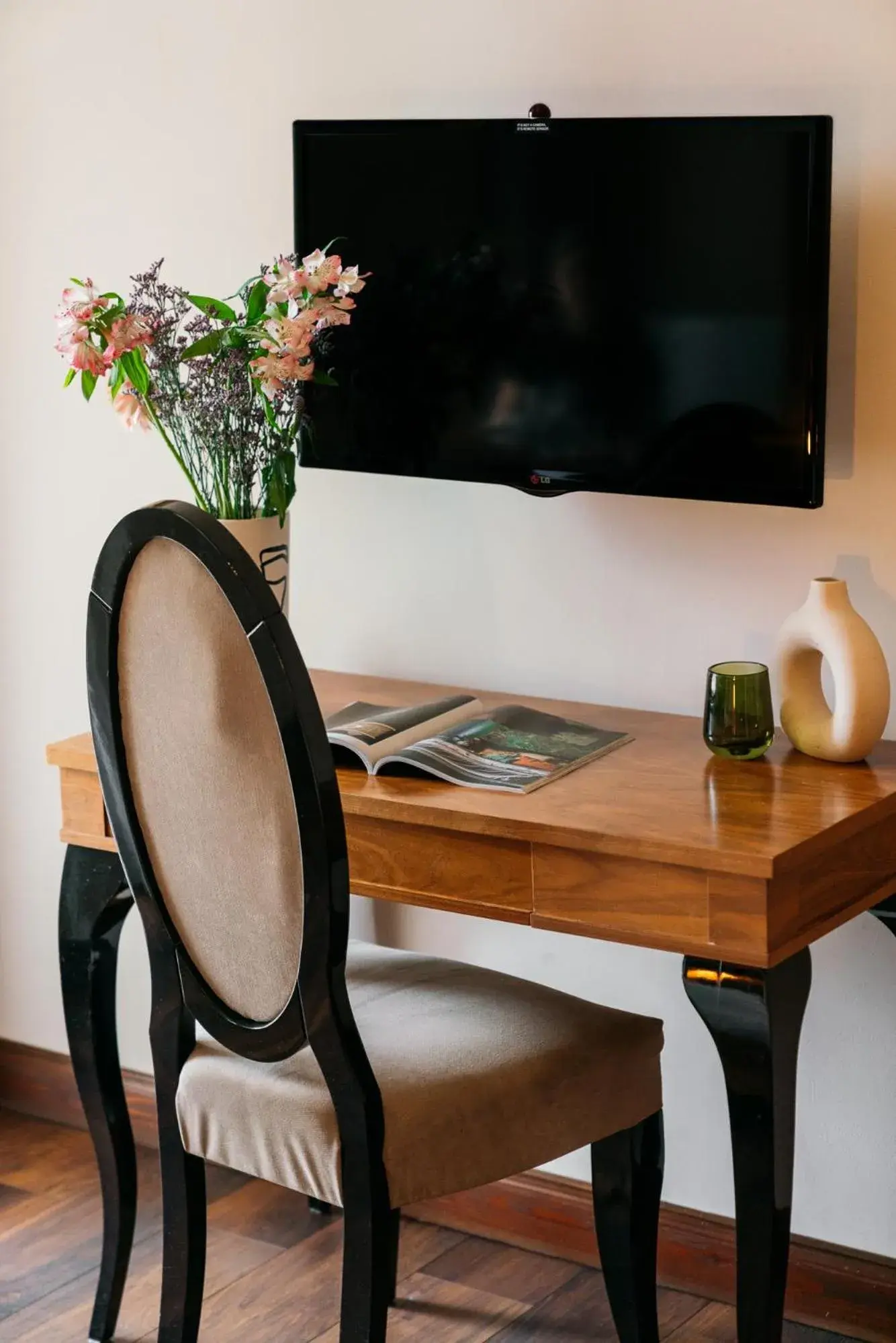 TV and multimedia, TV/Entertainment Center in Topolowa Residence