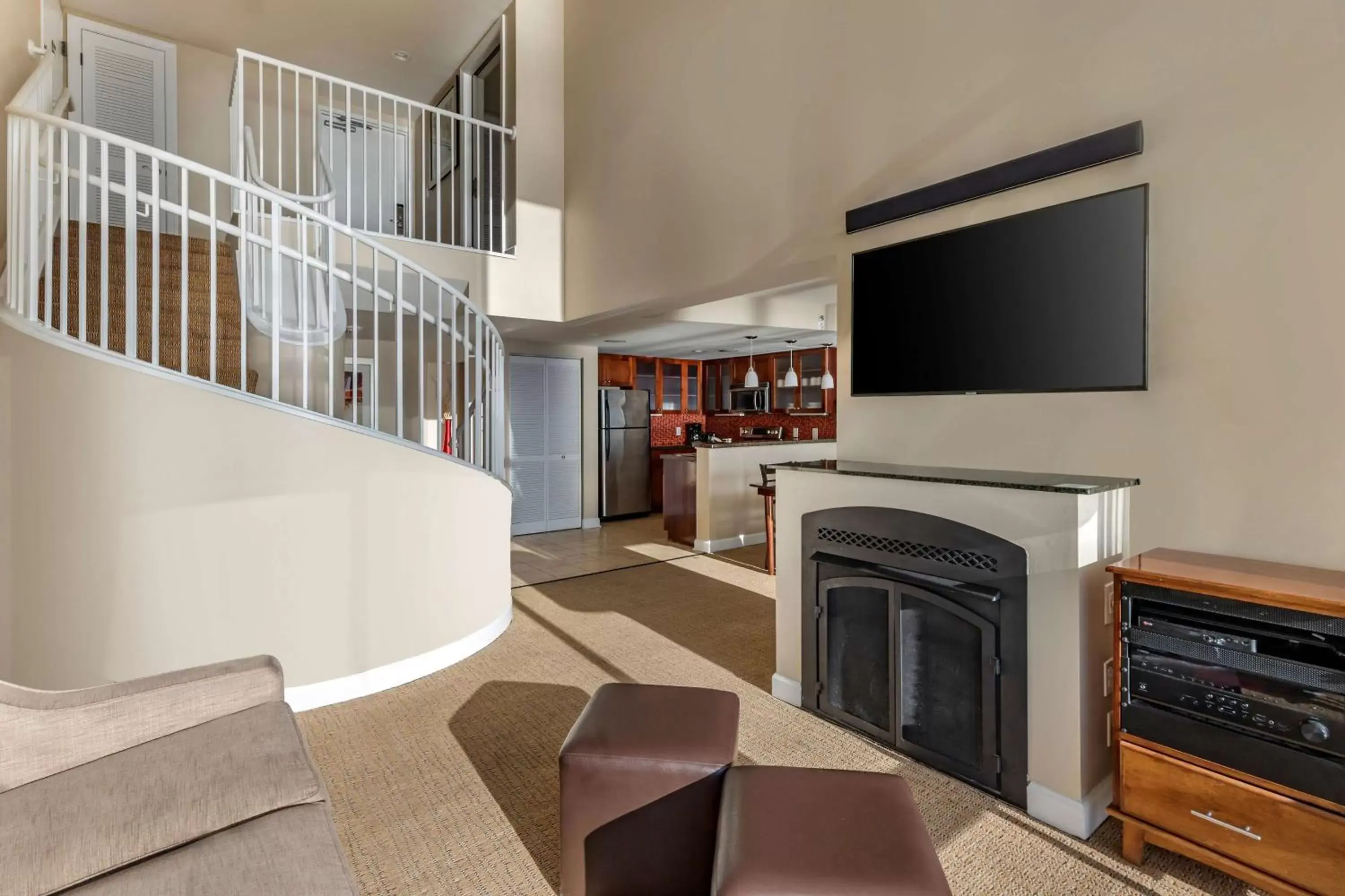 Living room, TV/Entertainment Center in Hilton Vacation Club Ocean Beach Club Virginia Beach