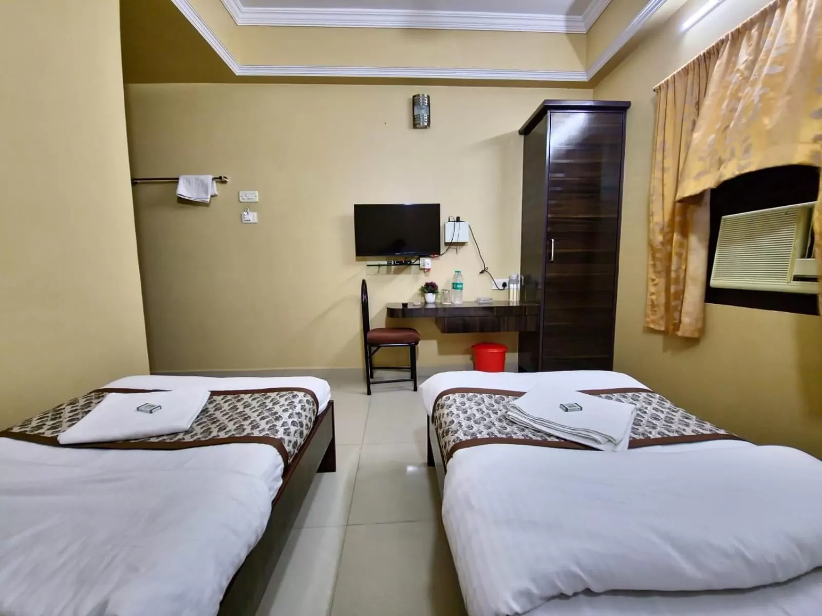 Bed in BHIMAS INN -Puratchi Thalaivar Dr M G Ramachandran Central Railway Station Chennai