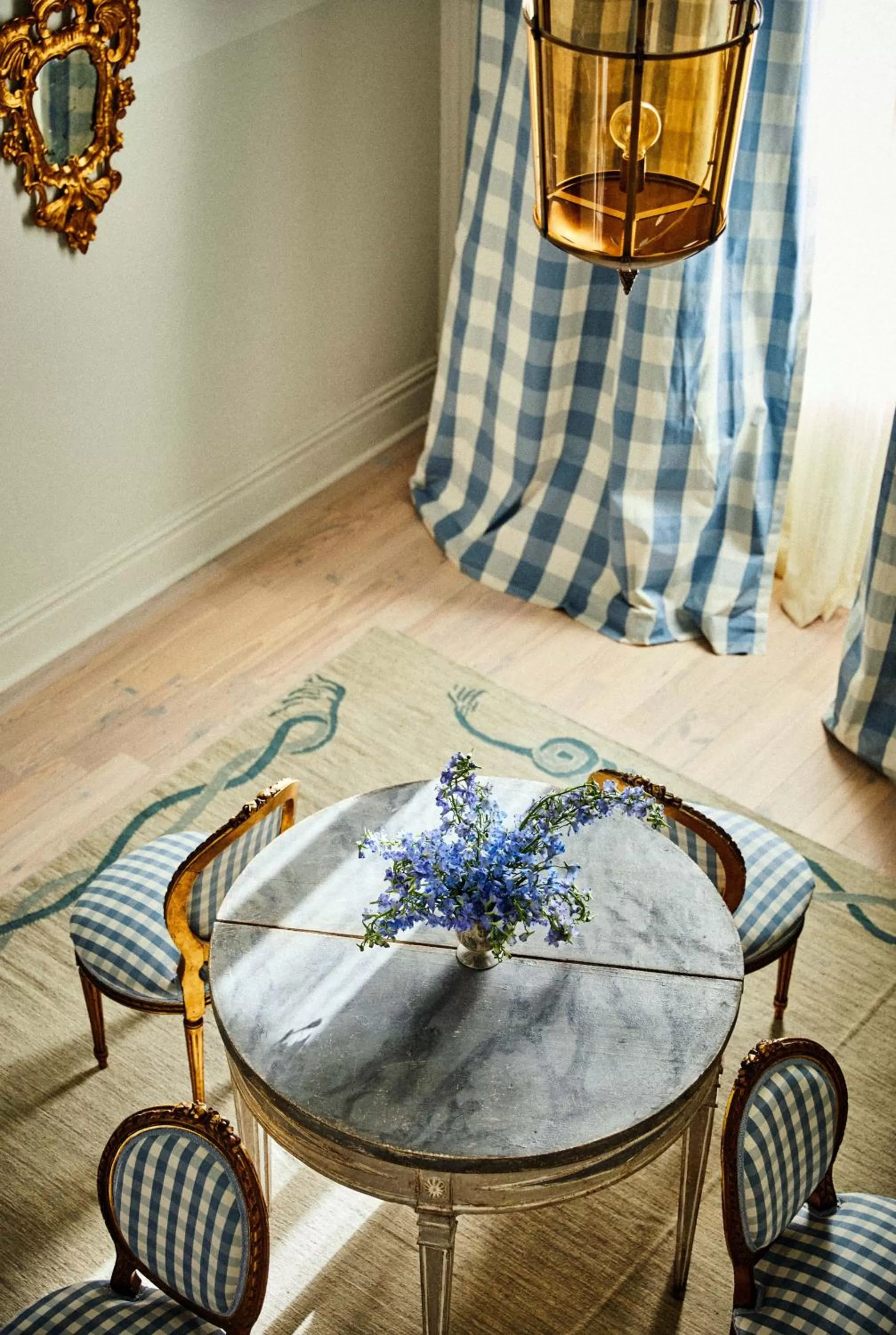 Living room in Hotel Peter and Paul, an Ash Hotel