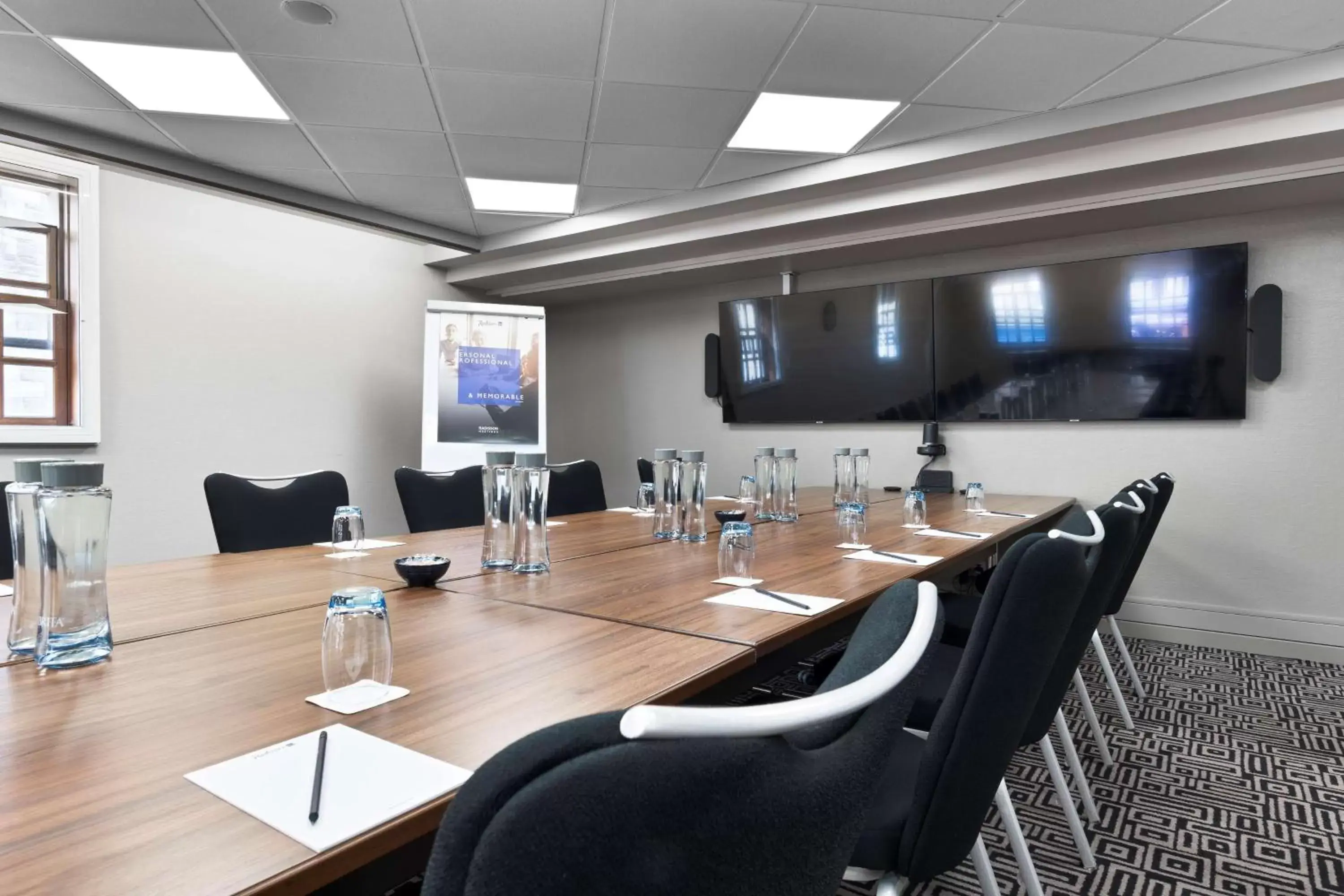 Meeting/conference room in Radisson Blu Hotel, Edinburgh City Centre