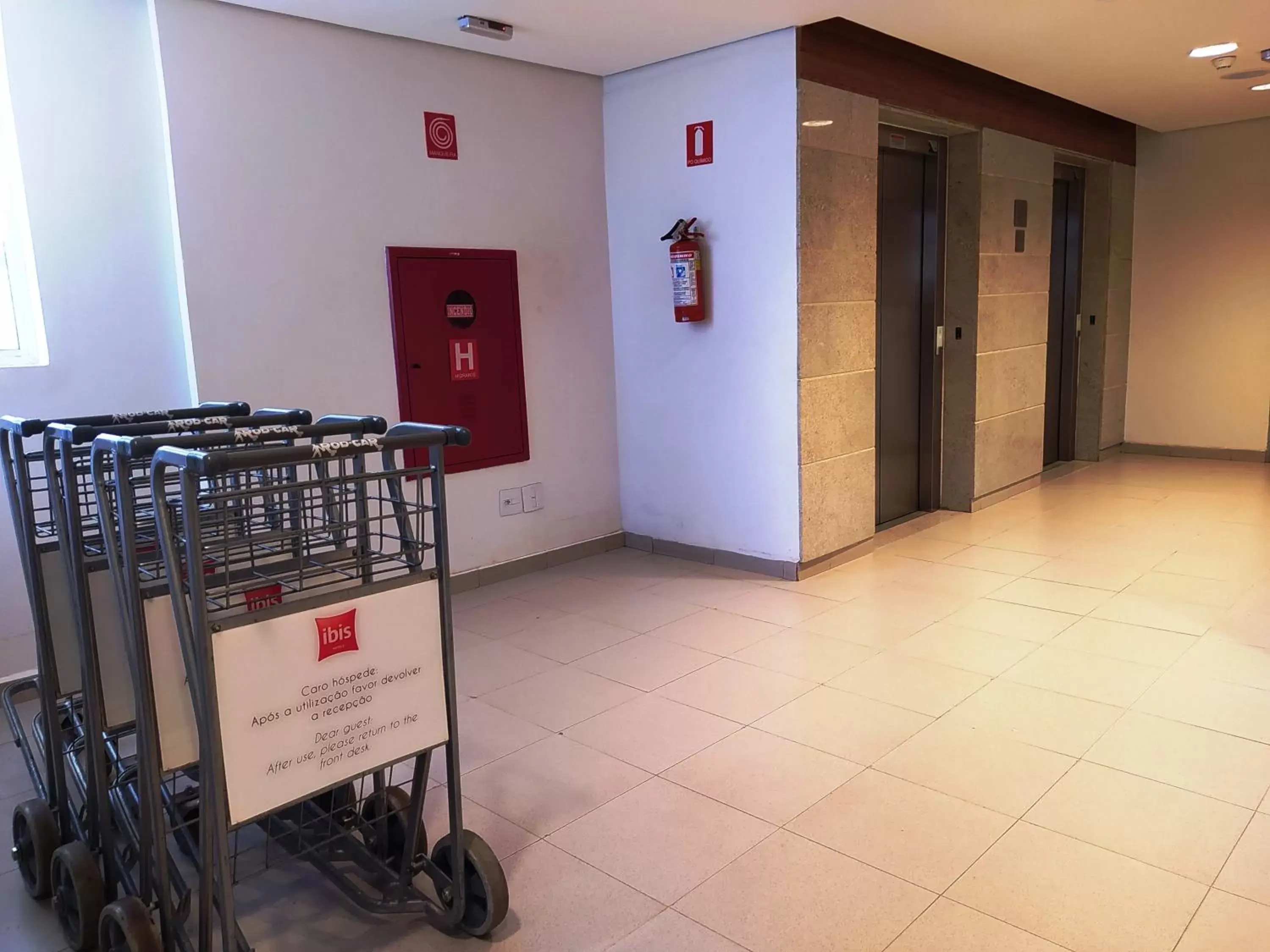 Lobby or reception in Ibis Sertaozinho Lobby or reception in Ibis Sertaozinho