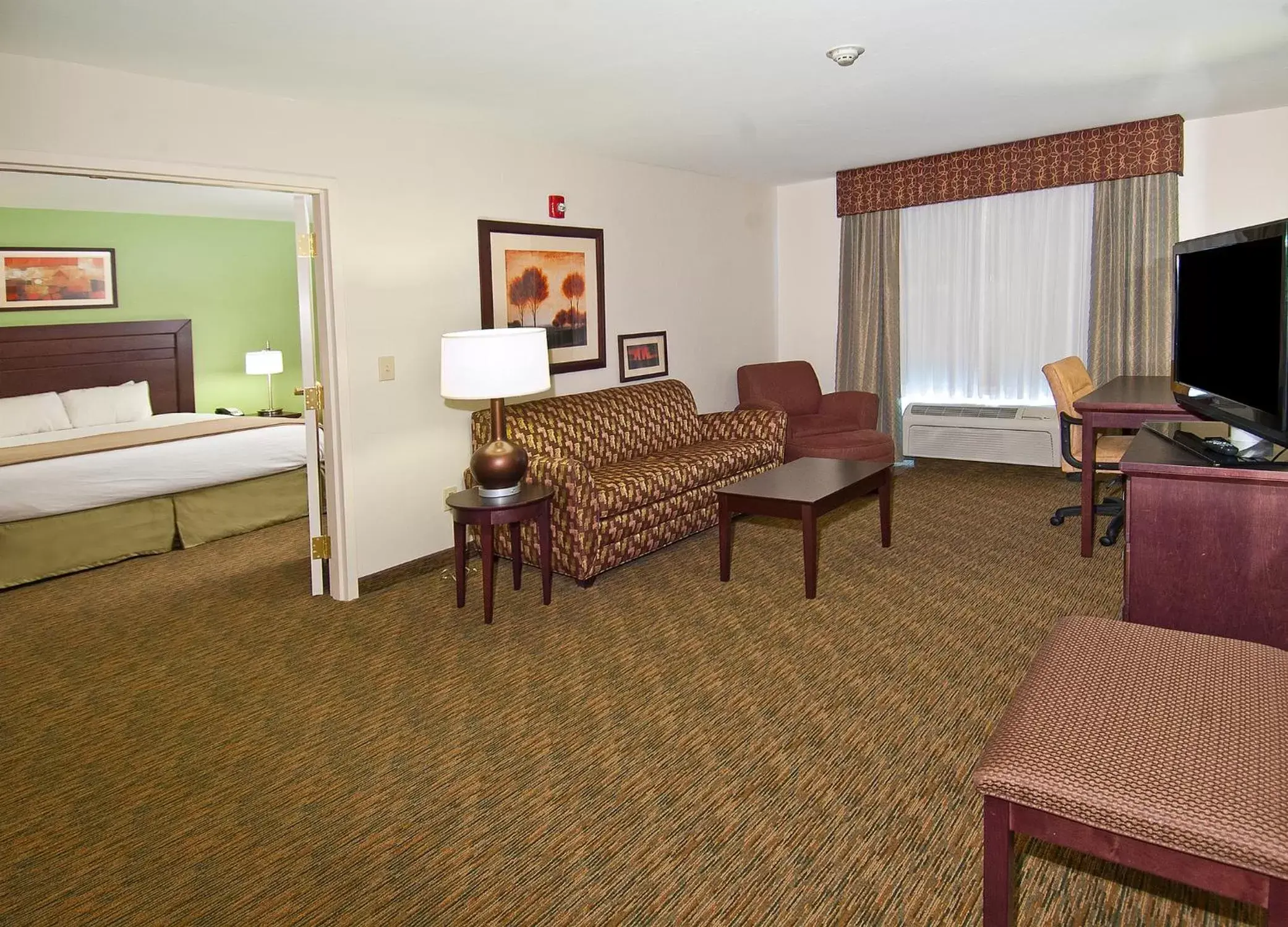 Photo of the whole room, Seating Area in Holiday Inn Express & Suites Oro Valley-Tucson North, an IHG Hotel