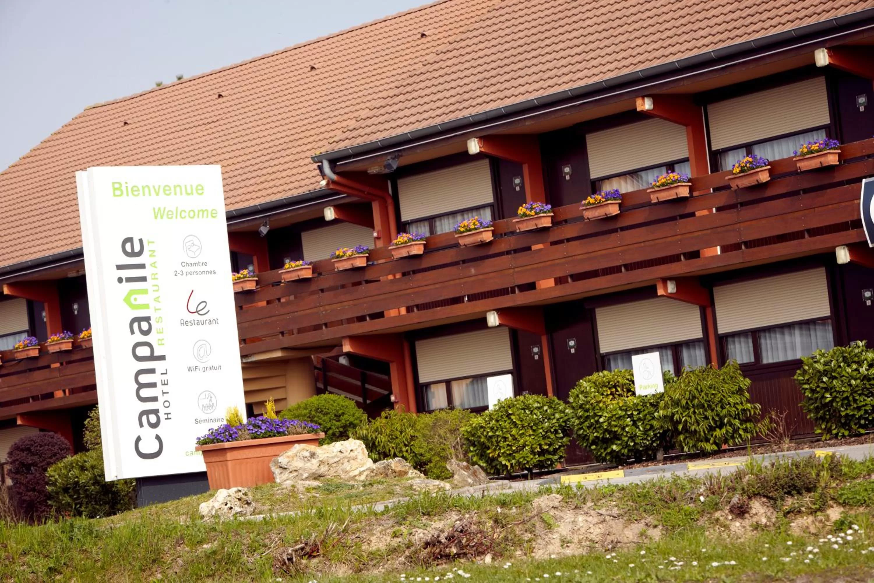 Facade/entrance in Campanile Epernay - Dizy 51530