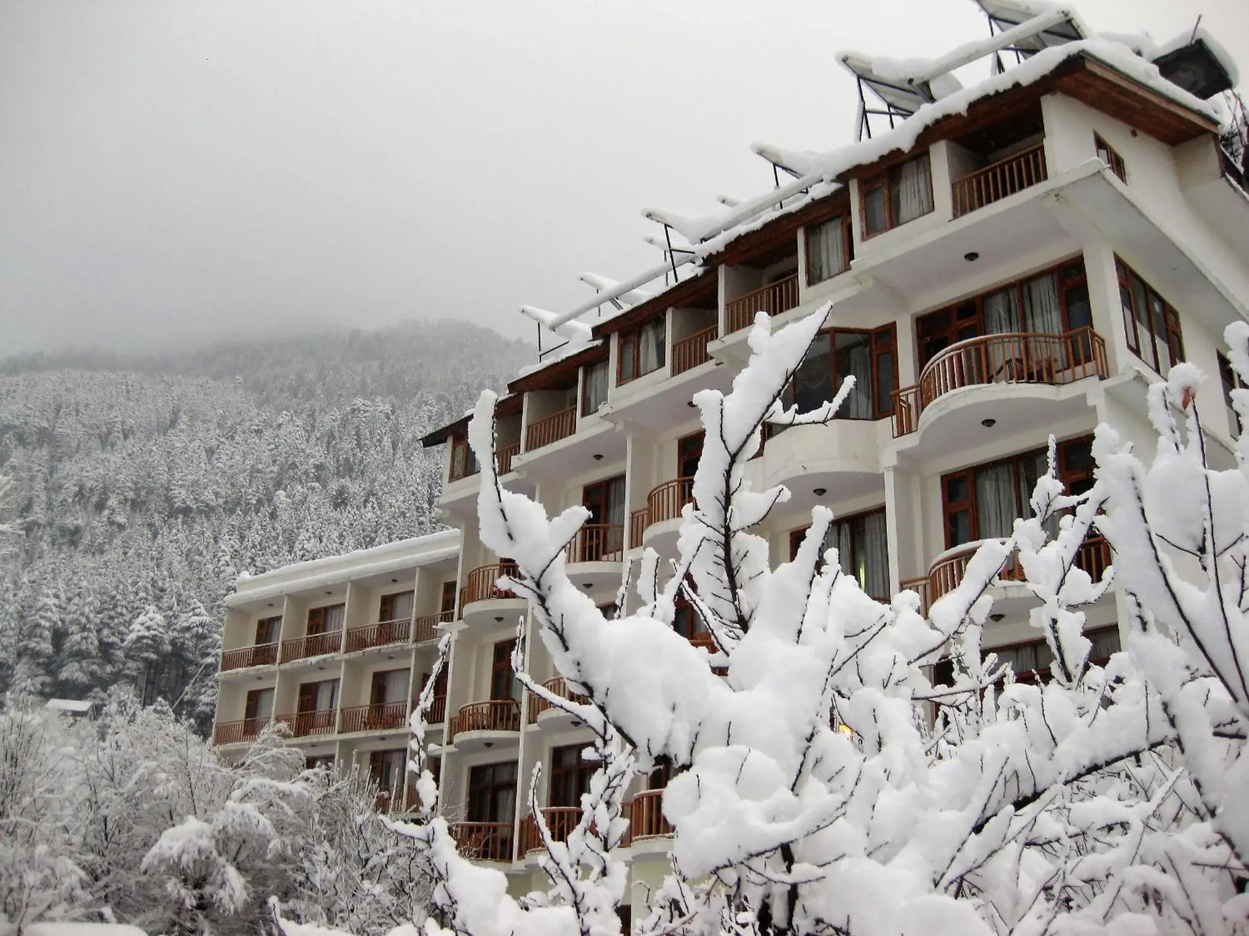 Facade/entrance, Winter in Sarthak Resorts-Reside in Nature with Best View, 9 kms from Mall Road Manali