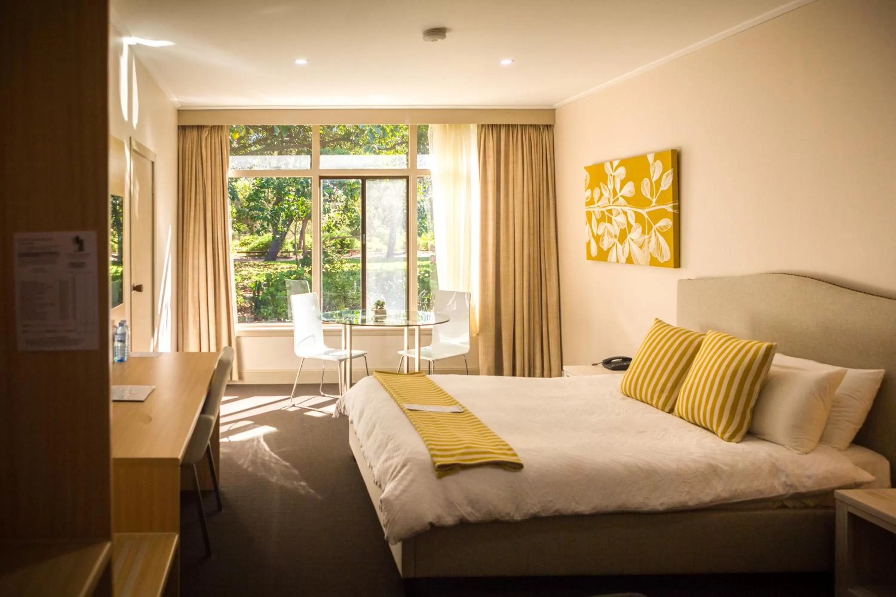 Coffee/tea facilities, Bed in Foreshore Motor Inn