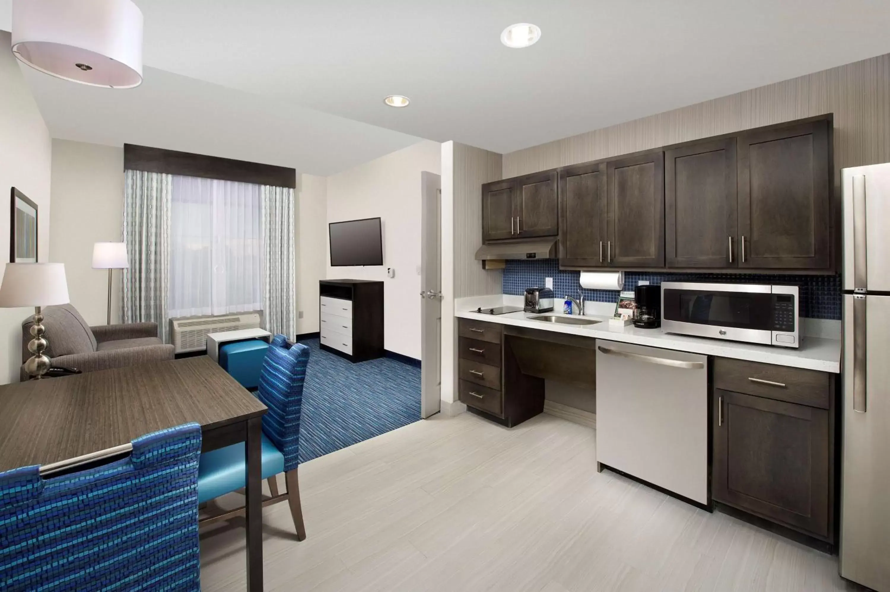 Kitchen or kitchenette, Kitchen/Kitchenette in Homewood Suites by Hilton Metairie New Orleans