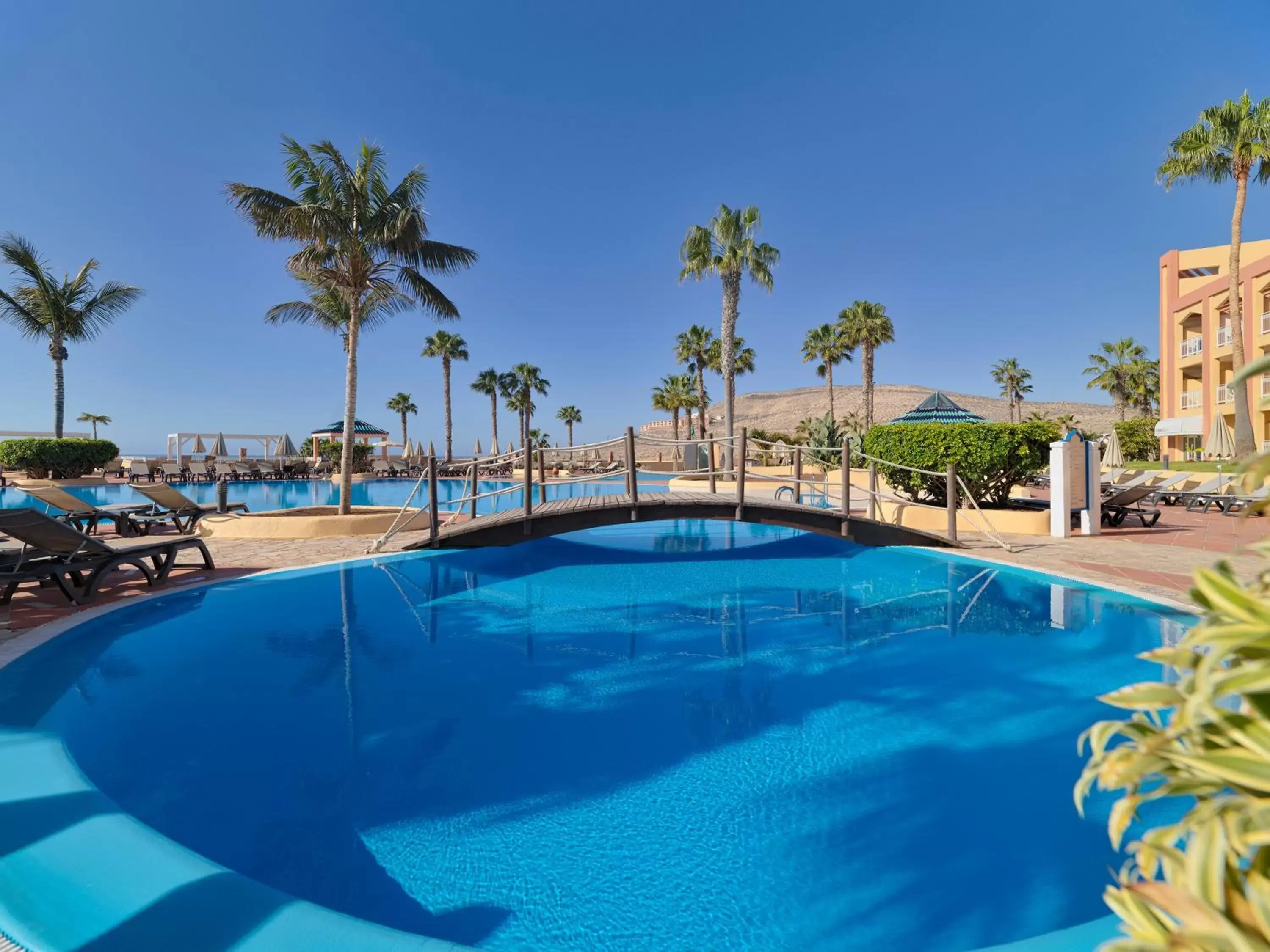 Swimming pool in H10 Playa Esmeralda - Adults Only Swimming pool in H10 Playa Esmeralda - Adults Only